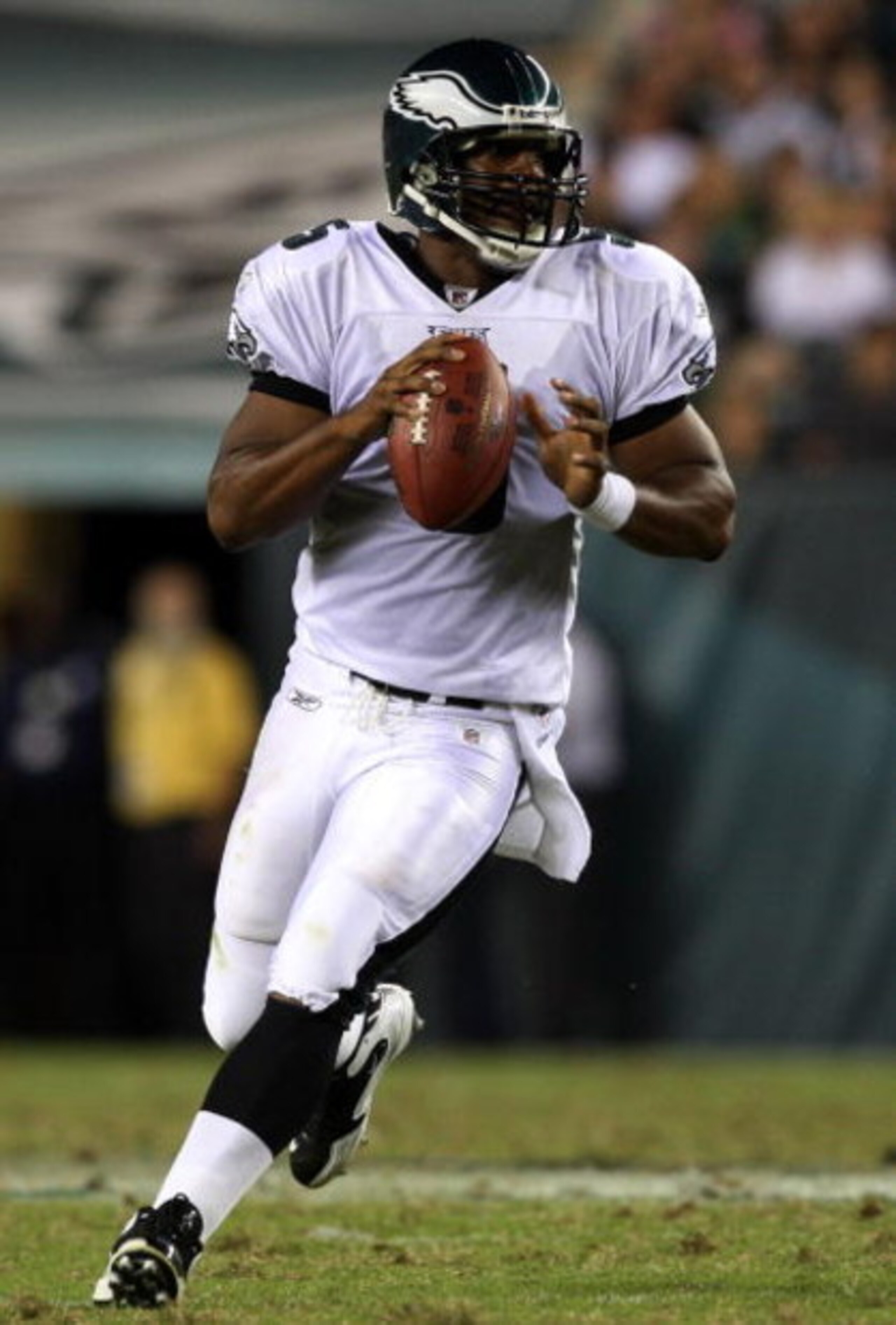 PHILADELPHIA - AUGUST 27: Donovan McNabb #5 of the Philadelphia Eagles scrambles against the Jacksonville Jaguars on August 27, 2009 at Lincoln Financial Field in Philadelphia, Pennsylvania. (Photo by Jim McIsaac/Getty Images) PHILADELPHIA - AUGUST 27: Donovan McNabb #5 of the Philadelphia Eagles scrambles against the Jacksonville Jaguars on August 27, 2009 at Lincoln Financial Field in Philadelphia, Pennsylvania. (Photo by Jim McIsaac/Getty Images)