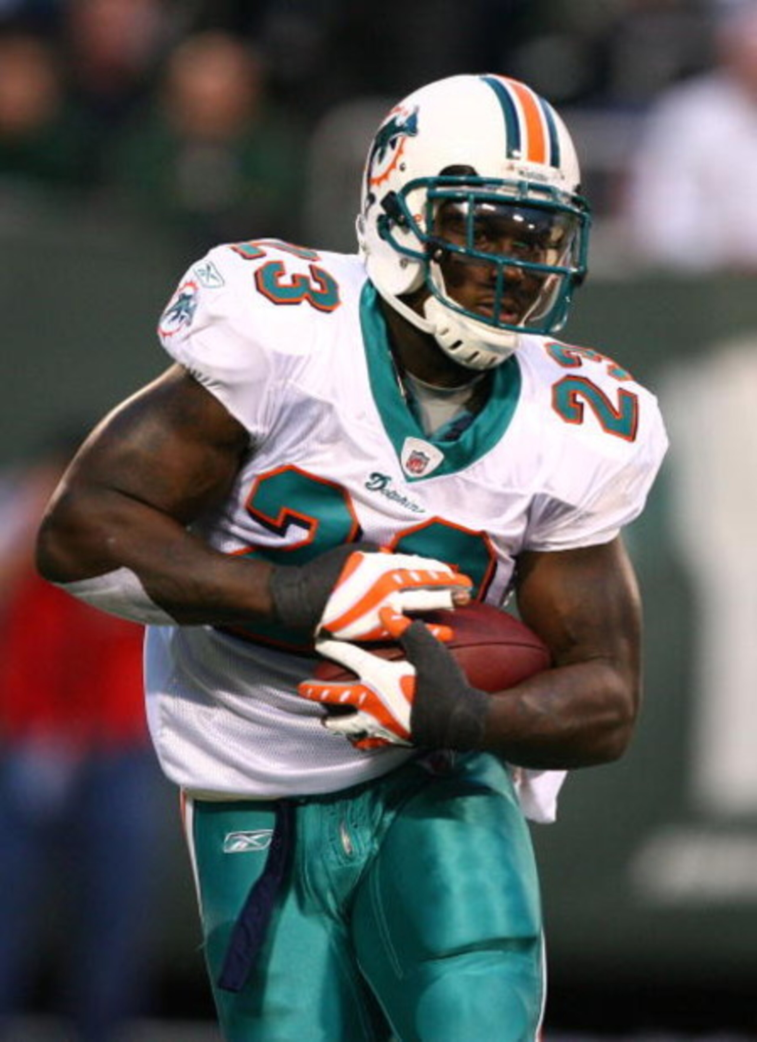 EAST RUTHERFORD, NJ - DECEMBER 28: Ronnie Brown #23 of the Miami Dolphins in action against the New York Jets during their game on December 28, 2008 at Giants Stadium in East Rutherford, New Jersey. (Photo by Al Bello/Getty Images) EAST RUTHERFORD, NJ - DECEMBER 28: Ronnie Brown #23 of the Miami Dolphins in action against the New York Jets during their game on December 28, 2008 at Giants Stadium in East Rutherford, New Jersey. (Photo by Al Bello/Getty Images)
