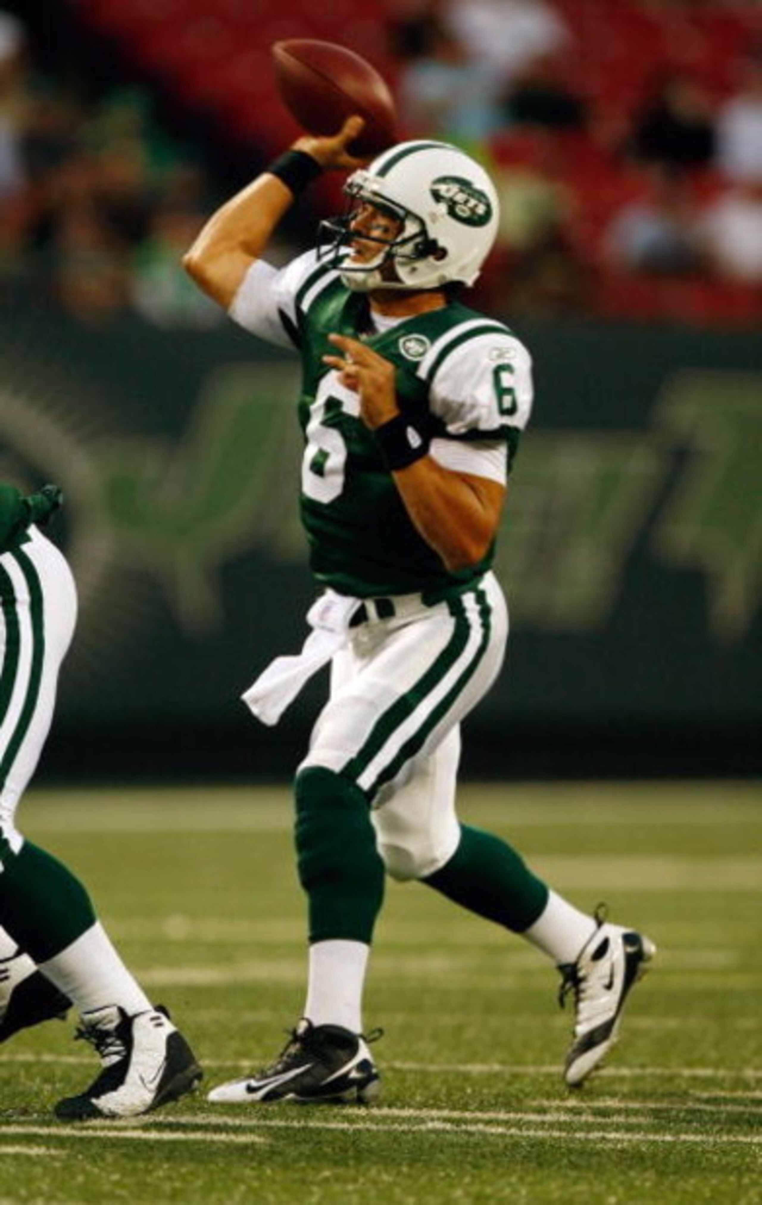 EAST RUTHERFORD, NJ - SEPTEMBER 3: Mark Sanchez #6 of the New York Jets throws a pass against the Philadelphia Eagles during the game on September 3, 2009 at Giants Stadium in East Rutherford, New Jersey. (Photo by Jared Wickerham/Getty Images) EAST RUTHERFORD, NJ - SEPTEMBER 3: Mark Sanchez #6 of the New York Jets throws a pass against the Philadelphia Eagles during the game on September 3, 2009 at Giants Stadium in East Rutherford, New Jersey. (Photo by Jared Wickerham/Getty Images)