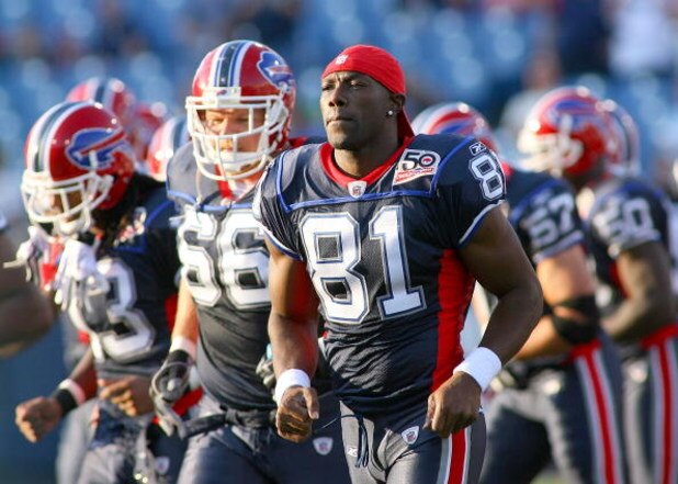 ORCHARD PARK, NY - SEPTEMBER 03: Terrell Owens #81 of the Buffalo Bills runs onto the field prior a preseason game against the Detroit Lions at Ralph Wilson Stadium on September 3, 2009 in Orchard Park, New York.  (Photo by Rick Stewart/Getty Images)