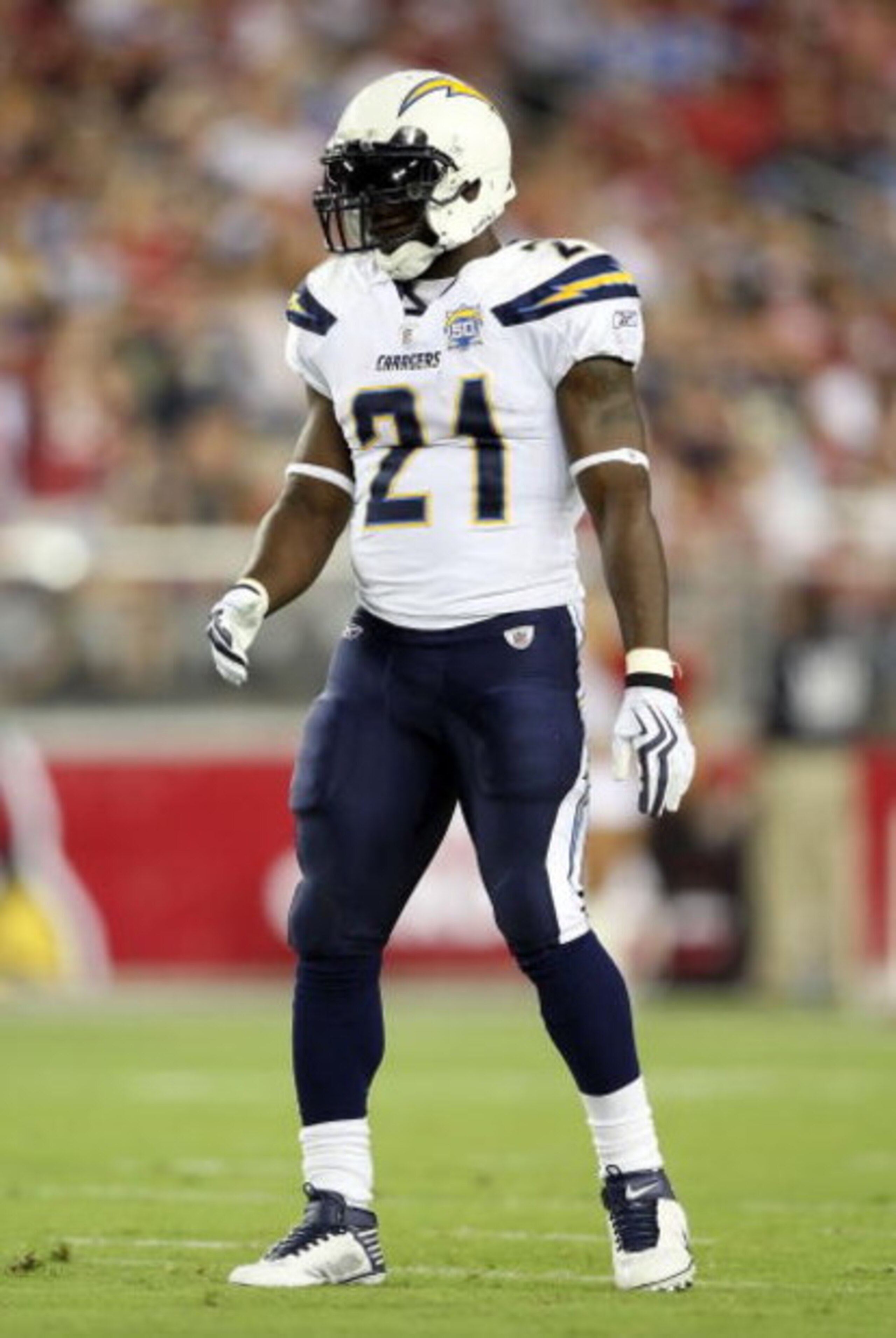 GLENDALE, AZ - AUGUST 22:  Runningback LaDainian Tomlinson #21 of the San Diego Chargers during the preseason NFL game against the Arizona Cardinals at the Universtity of Phoenix Stadium on August 22, 2009 in Glendale, Arizona.  The Chargers defeated the 