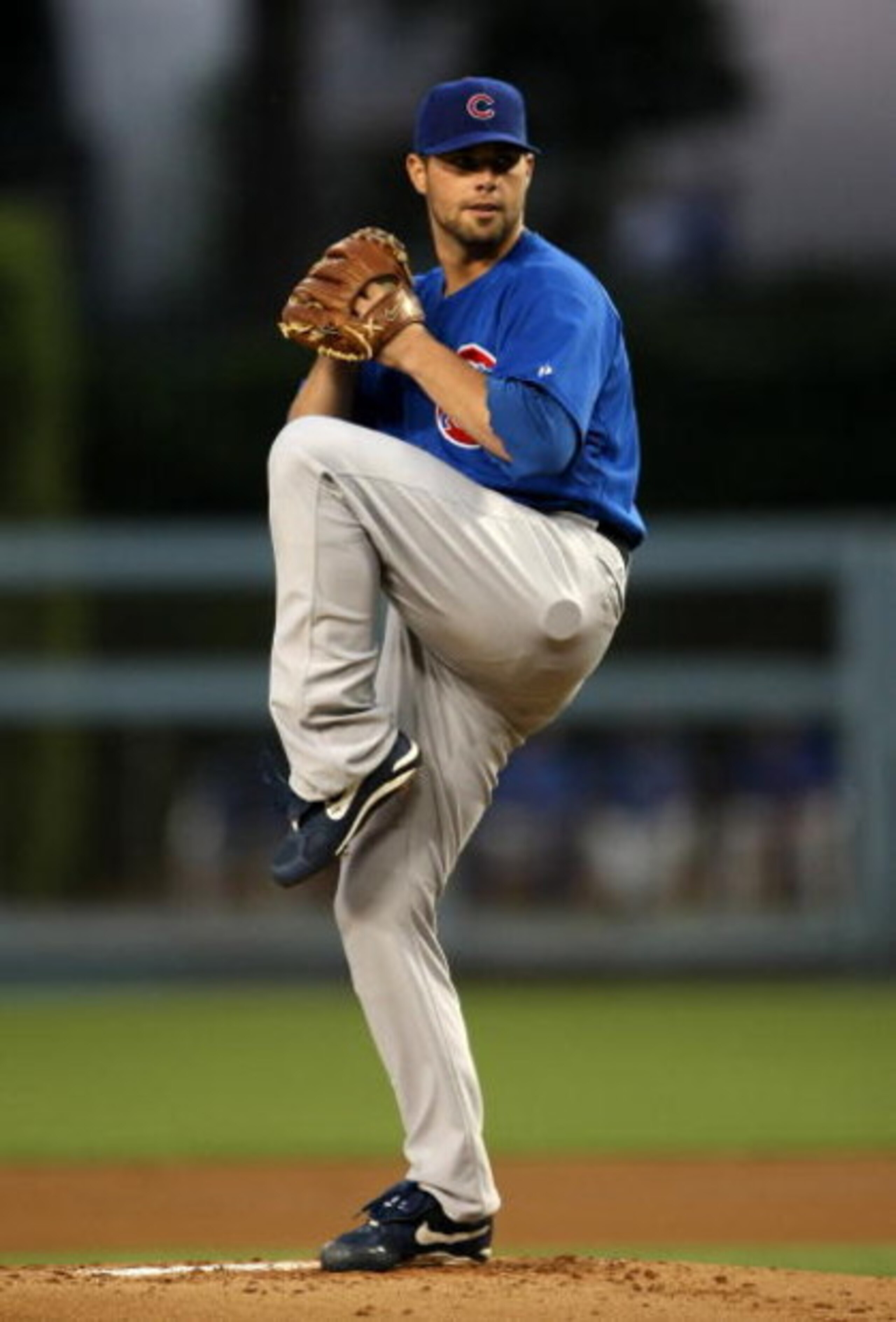 LOS ANGELES, CA - AUGUST 21:  Pitcher Randy Wells #36 of the Chicago Cubs throws a pitch against the Los Angeles Dodgers on August 21, 2009 at Dodger Stadium in Los Angeles, California.  (Photo by Stephen Dunn/Getty Images)