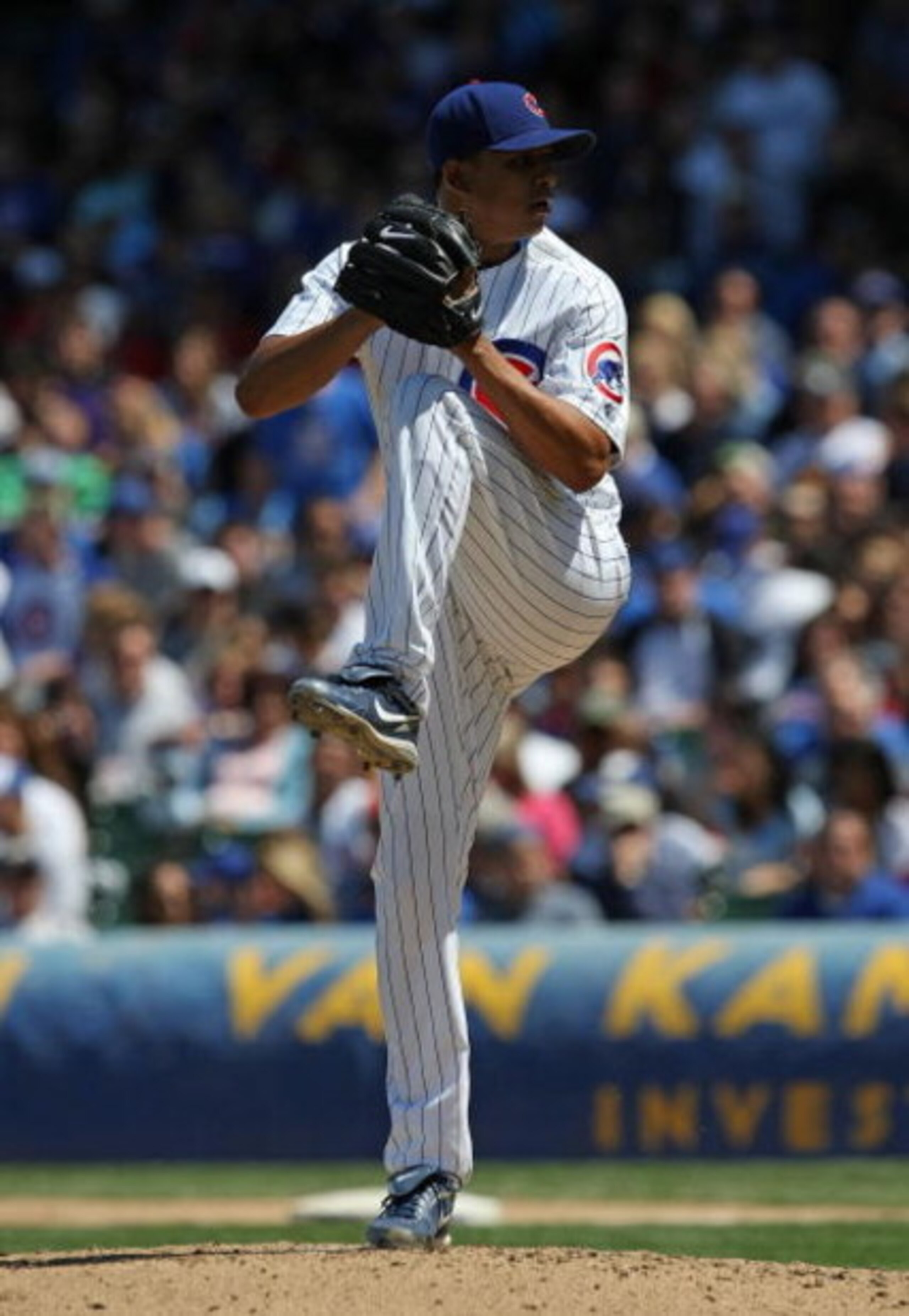 CHICAGO - MAY 16: Angel Guzman #37 of the Chicago Cubs delivers the ball during a game against the Houston Astros on May 16, 2009 at Wrigley Field in Chicago, Illinois. The Cubs defeated the Astros 5-4.  (Photo by Jonathan Daniel/Getty Images)