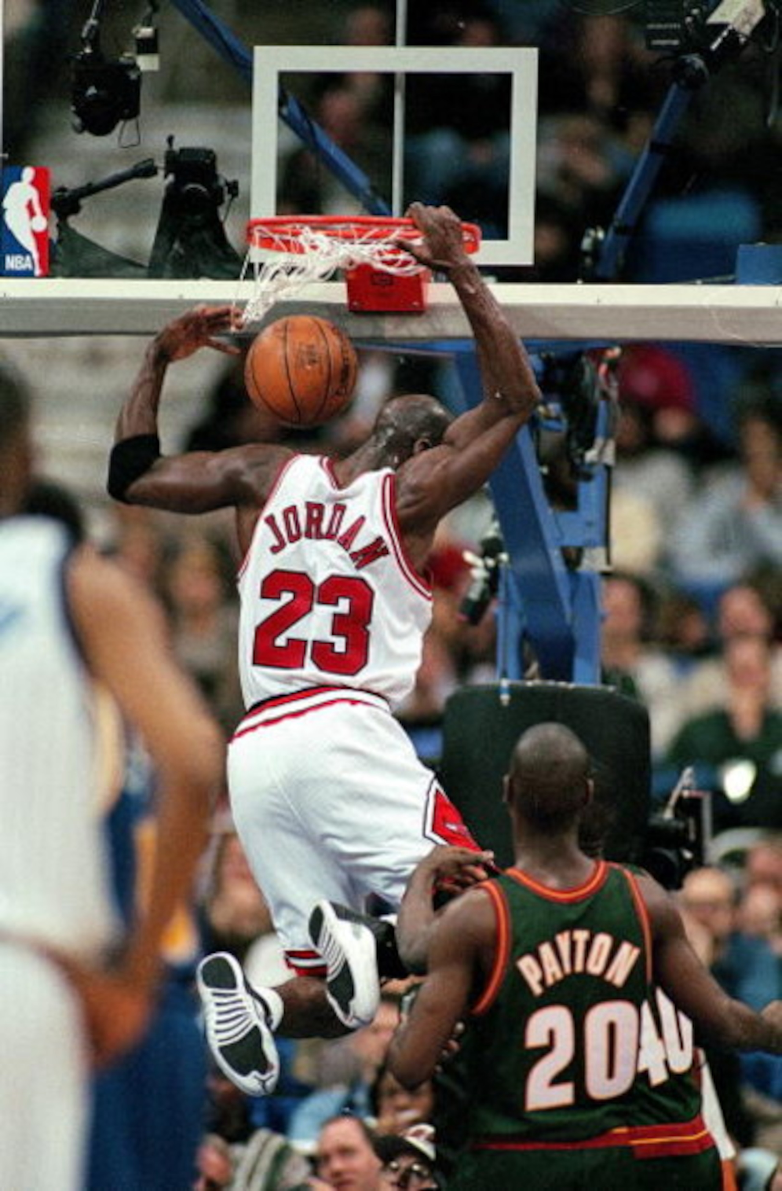 9 Feb 1997:  Michael Jordan #23 of the East dunks the ball during the NBA All-Stars Game against the West at the Gund Arena in Cleveland, Ohio. The East defeated the West 132-120.   Mandatory Credit: Brian Bahr  /Allsport