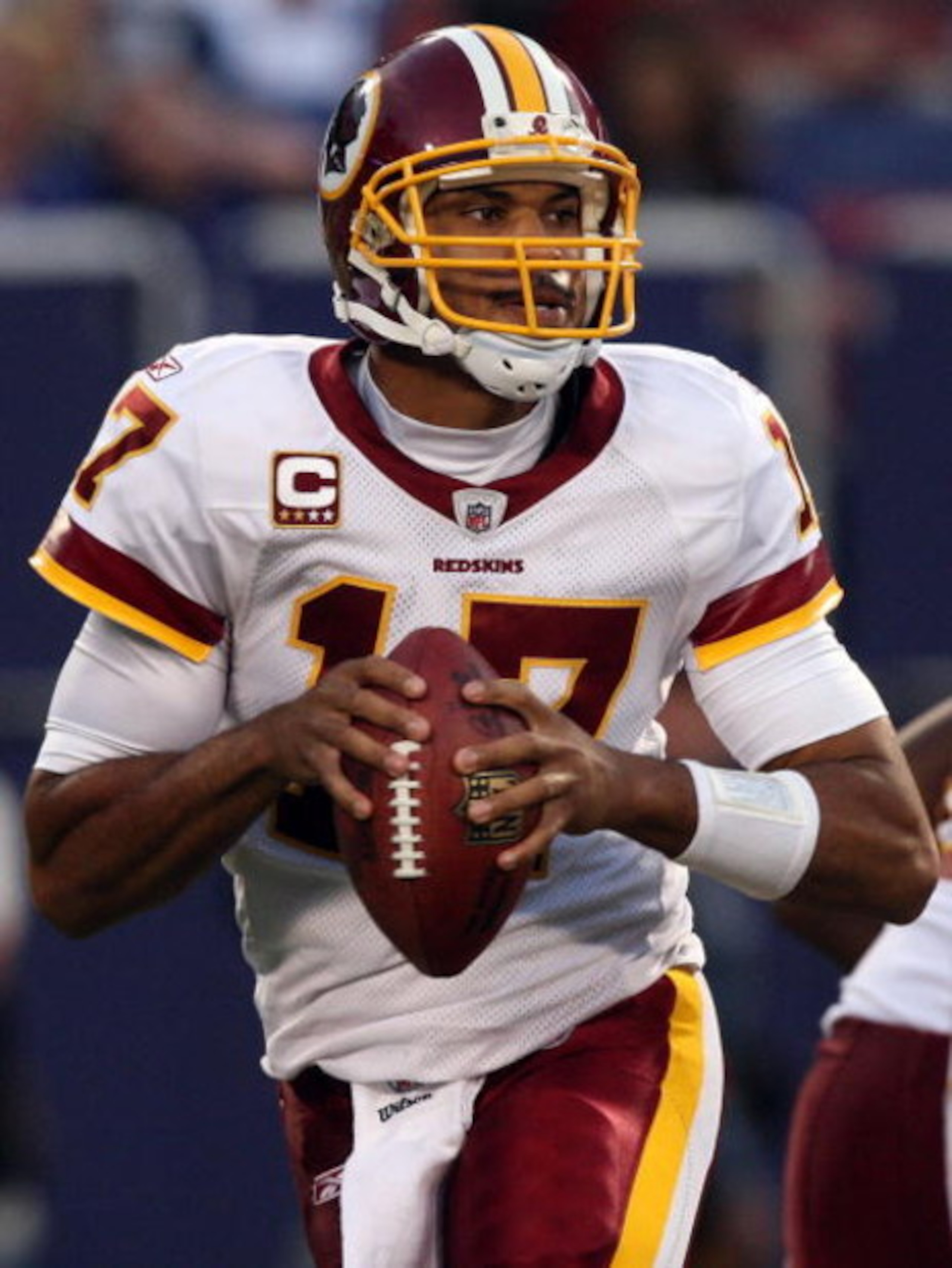 EAST RUTHERFORD, NJ - SEPTEMBER 13:  Jason Campbell #17 of the Washington Redskins looks to throw a pass against the New York Giants on September 13, 2009 at Giants Stadium in East Rutherford, New Jersey.  (Photo by Jim McIsaac/Getty Images)
