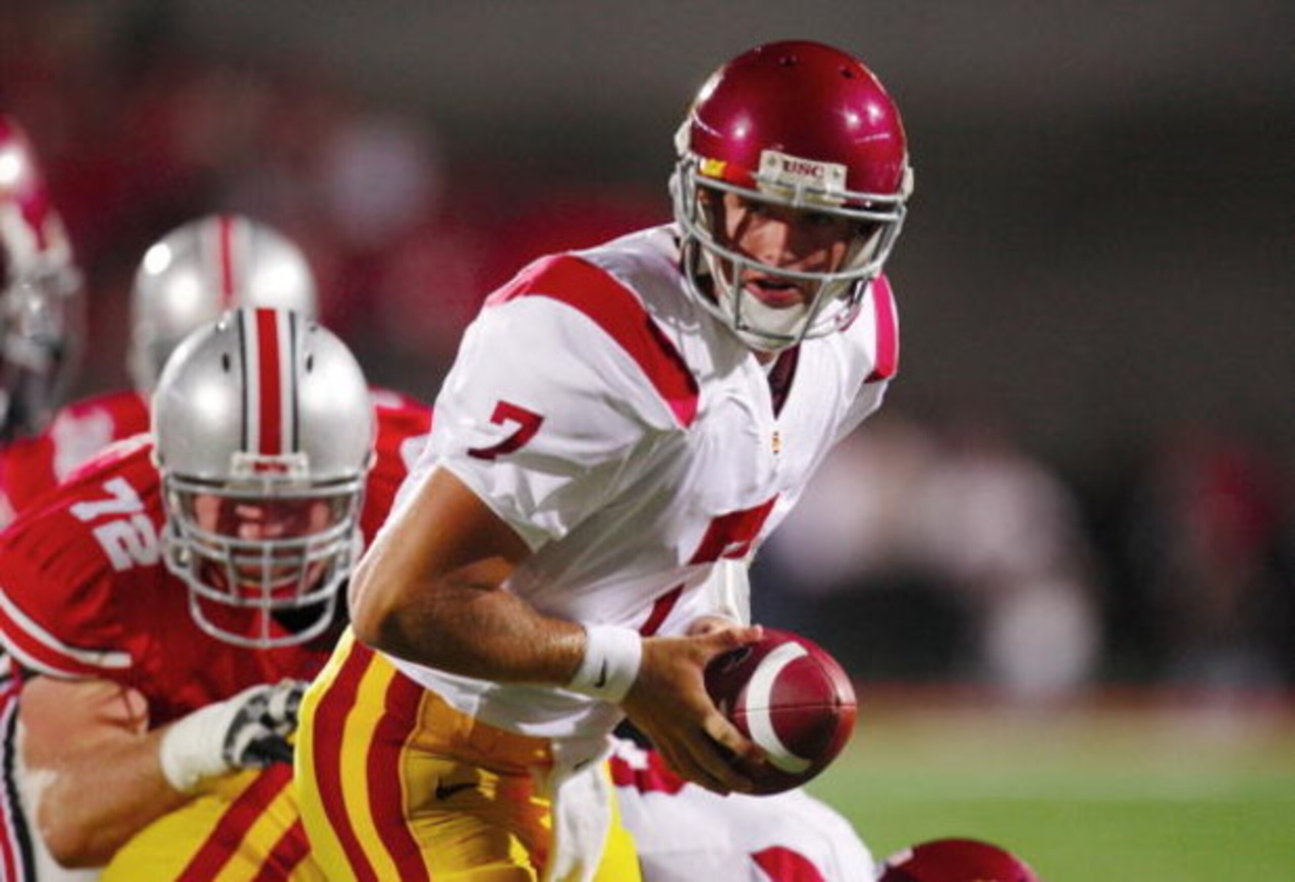 COLUMBUS, OH - SEPTEMBER 12: Quarterback Matt Barkley #7 of the USC Trojans looks to hand off the ball during the game against the Ohio State Buckeyes at Ohio Stadium on September 12, 2009 in Columbus, Ohio. (Photo by Gregory Shamus/Getty Images) COLUMBUS, OH - SEPTEMBER 12: Quarterback Matt Barkley #7 of the USC Trojans looks to hand off the ball during the game against the Ohio State Buckeyes at Ohio Stadium on September 12, 2009 in Columbus, Ohio. (Photo by Gregory Shamus/Getty Images)