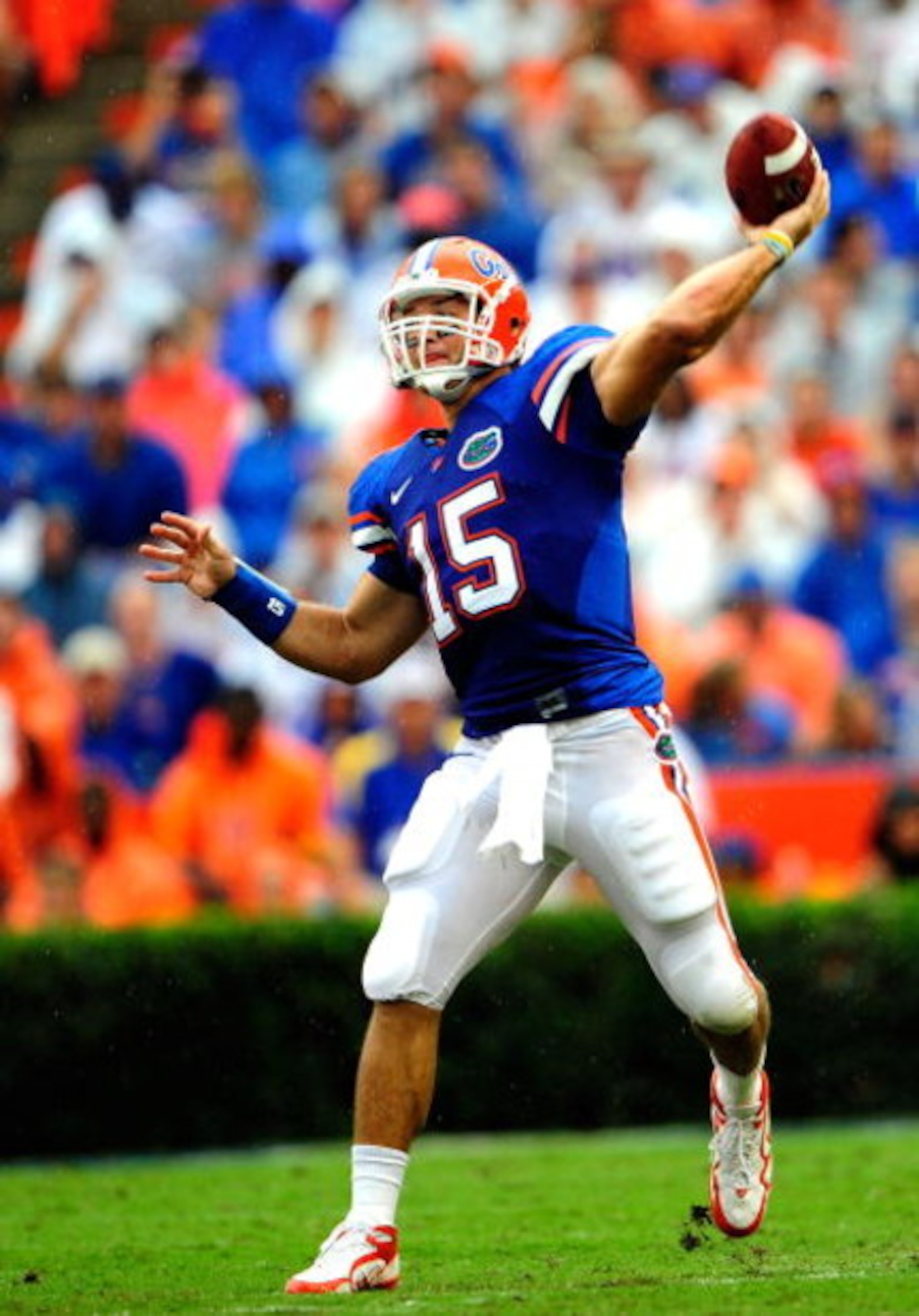 GAINESVILLE, FL - SEPTEMBER 12: Tim Tebow #15 of the Florida Gators attempts a pass during the game against the Troy Trojans at Ben Hill Griffin Stadium on September 12, 2009 in Gainesville, Florida. (Photo by Sam Greenwood/Getty Images) GAINESVILLE, FL - SEPTEMBER 12: Tim Tebow #15 of the Florida Gators attempts a pass during the game against the Troy Trojans at Ben Hill Griffin Stadium on September 12, 2009 in Gainesville, Florida. (Photo by Sam Greenwood/Getty Images)