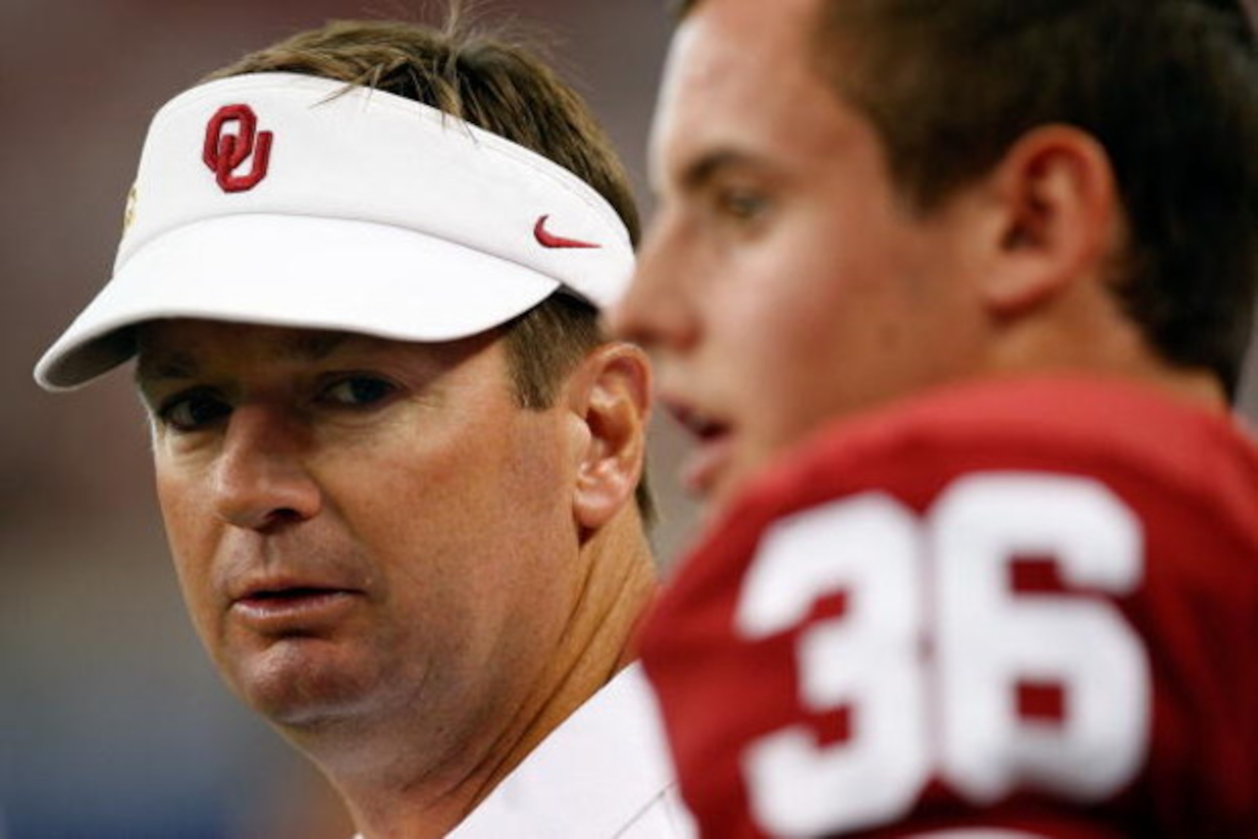 ARLINGTON, TX - SEPTEMBER 05: Head coach Bob Stoops of the Oklahoma Sooners before a game against the Brigham Young Cougars at Cowboys Stadium on September 5, 2009 in Arlington, Texas. (Photo by Ronald Martinez/Getty Images) ARLINGTON, TX - SEPTEMBER 05: Head coach Bob Stoops of the Oklahoma Sooners before a game against the Brigham Young Cougars at Cowboys Stadium on September 5, 2009 in Arlington, Texas. (Photo by Ronald Martinez/Getty Images)