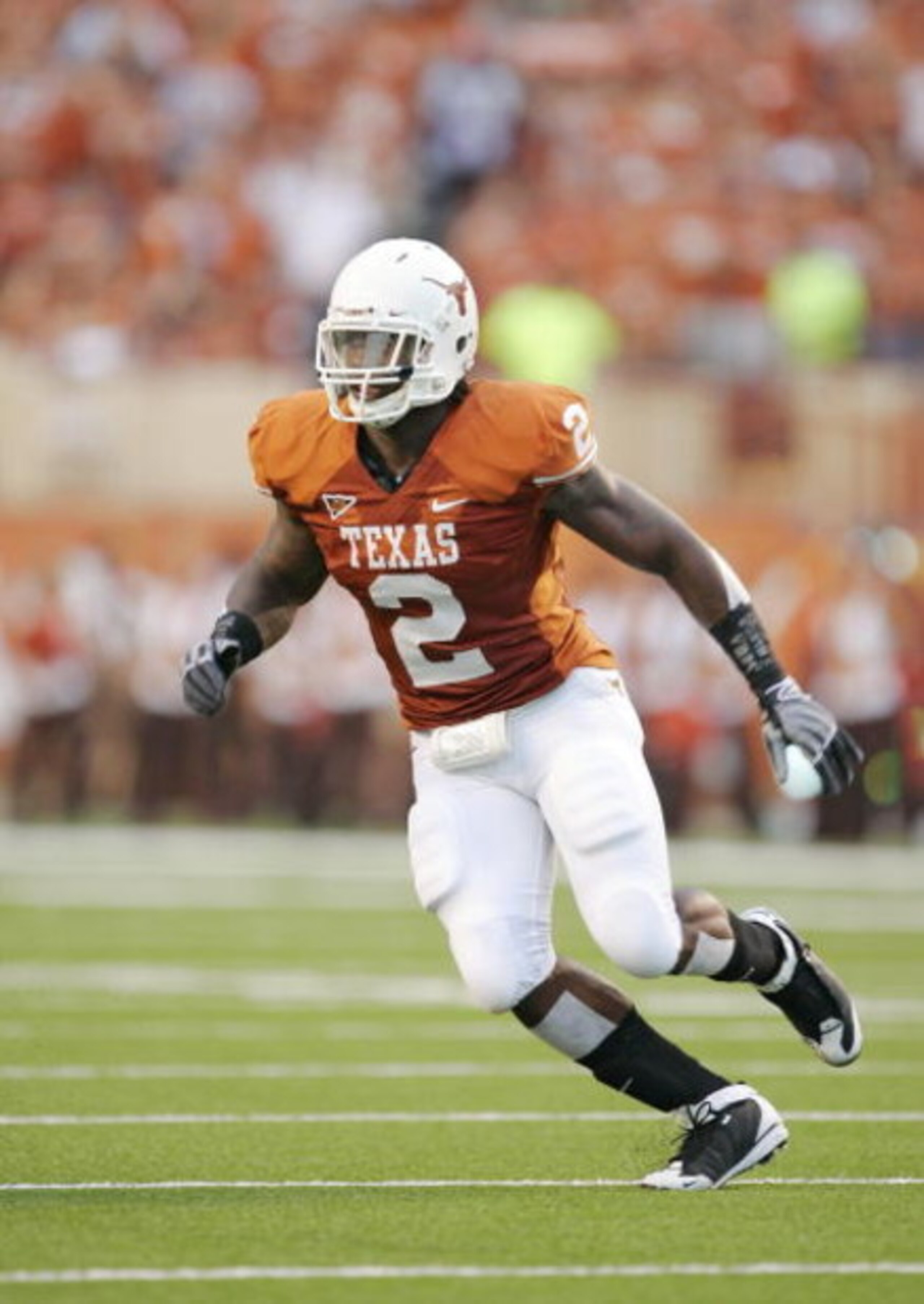 AUSTIN, TX - SEPTEMBER 5:  Defensive end Sergio Kindle #2 of the Texas Longhorns pursues the play against the Louisiana Monroe Warhawks on September 5, 2009 at Darrell K Royal-Texas Memorial Stadium in Austin, Texas. The Longhorns defeated the Warhawks 59