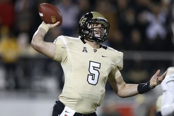 ORLANDO, FL - NOVEMBER 29:  Blake Bortles #5 of the Central Florida Knights passes the ball against the South Florida Bulls during the first half of the game at Bright House Networks Stadium on November 29, 2013 in Orlando, Florida. (Photo by Joe Robbins/