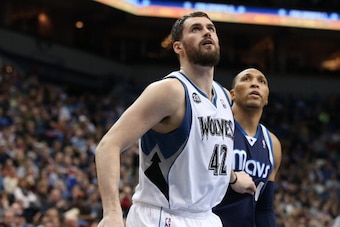 MINNEAPOLIS, MN - DECEMBER 30:  Kevin Love #42 of the Minnesota Timberwolves boxes out Shawn Marion #0 of the Dallas Mavericks on December 30, 2013 at Target Center in Minneapolis, Minnesota. NOTE TO USER: User expressly acknowledges and agrees that, by d