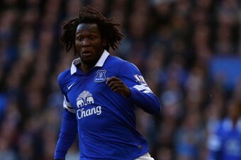 LIVERPOOL, ENGLAND - DECEMBER 29:  Romelu Lukaku of Everton in action during the Barclays Premier League match between Everton and Southampton at Goodison Park on December 29, 2013 in Liverpool, England.  (Photo by Paul Thomas/Getty Images)
