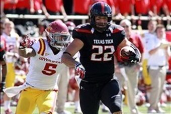 Oct 12, 2013; Lubbock, TX, USA; Texas Tech Red Raiders wide receiver Jace Amaro (22) rushes after catching a pass against the Iowa State Cyclones in the second half at Jones AT&T Stadium. Mandatory Credit: Michael C. Johnson-USA TODAY Sports