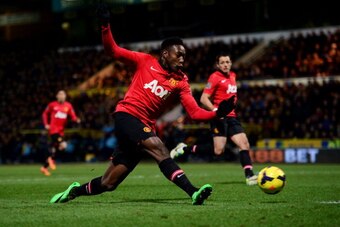 NORWICH, ENGLAND - DECEMBER 28:  Danny Welbeck of Manchester United scores their first goal during the Barclays Premier League match between Norwich City and  Manchester United at Carrow Road on December 28, 2013 in Norwich, England.  (Photo by Jamie McDo