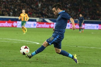 PARIS, FRANCE - OCTOBER 11:  Mathieu Valbuena of France shoots at goal during the International Friendly match between France and Australia at Parc des Princes on October 11, 2013 in Paris, France.  (Photo by David Rogers/Getty Images)