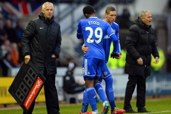 DERBY, ENGLAND - JANUARY 05:  Fernando Torres of Chelsea replaces Samuel Eto'o of Chelsea during the Budweiser FA Cup Third Round match between Derby County and Chelsea at iPro Stadium on January 5, 2014 in Derby, England.  (Photo by Michael Regan/Getty I