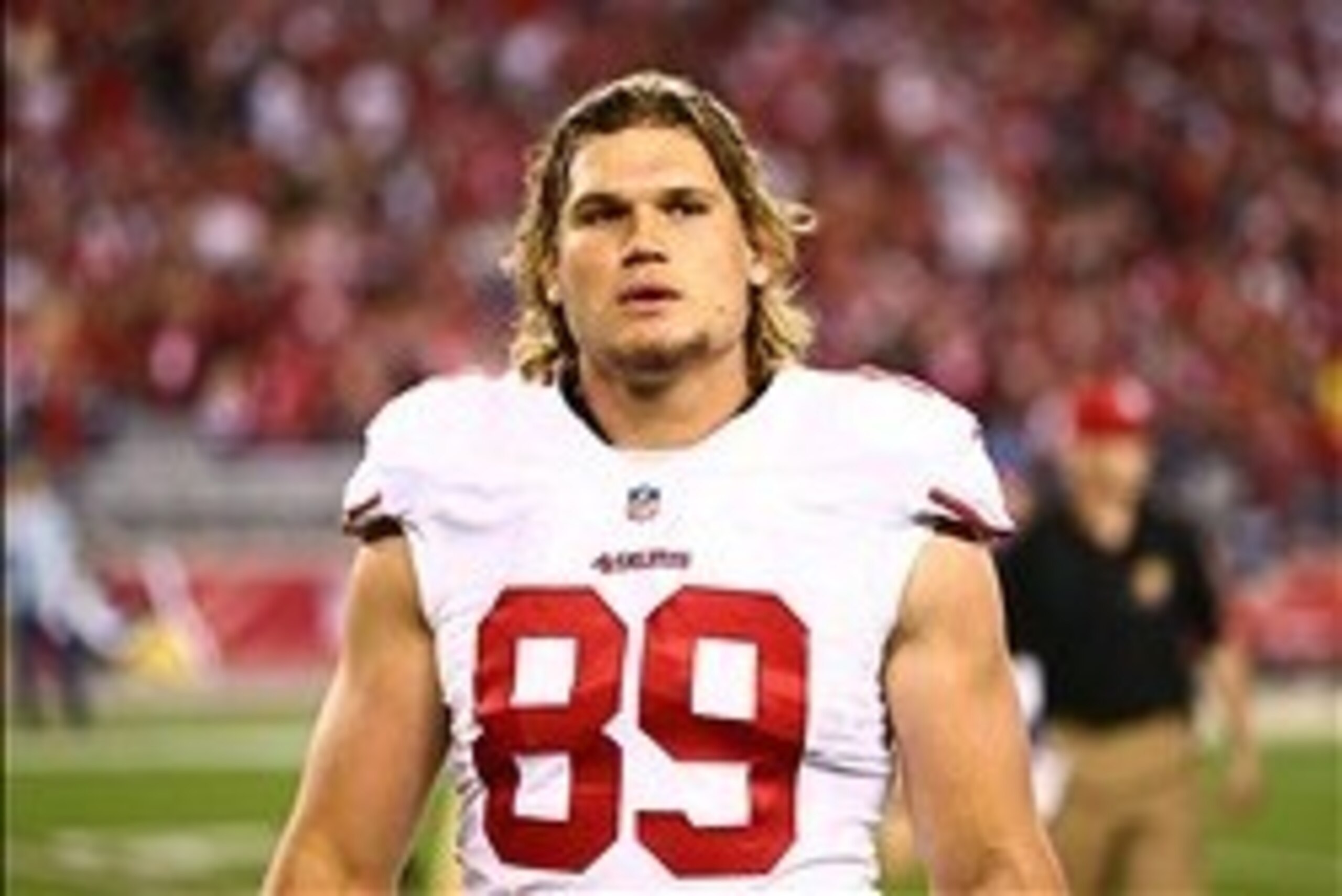 Dec 29, 2013; Phoenix, AZ, USA; San Francisco 49ers tight end Vance McDonald (89) against the Arizona Cardinals at University of Phoenix Stadium. Mandatory Credit: Mark J. Rebilas-USA TODAY Sports Dec 29, 2013; Phoenix, AZ, USA; San Francisco 49ers tight end Vance McDonald (89) against the Arizona Cardinals at University of Phoenix Stadium. Mandatory Credit: Mark J. Rebilas-USA TODAY Sports
