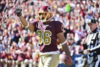 Nov 3, 2013; Landover, MD, USA; Washington Redskins tight end Jordan Reed (86) signals a first down during the first quarter at FedEx Field. Mandatory Credit: Tommy Gilligan-USA TODAY Sports