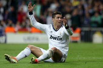 MADRID, SPAIN - APRIL 30:  Cristiano Ronaldo of Real Madrid reacts during the UEFA Champions League Semi Final Second Leg match between Real Madrid and Borussia Dortmund at Estadio Santiago Bernabeu on April 30, 2013 in Madrid, Spain.  (Photo by Gonzalo A