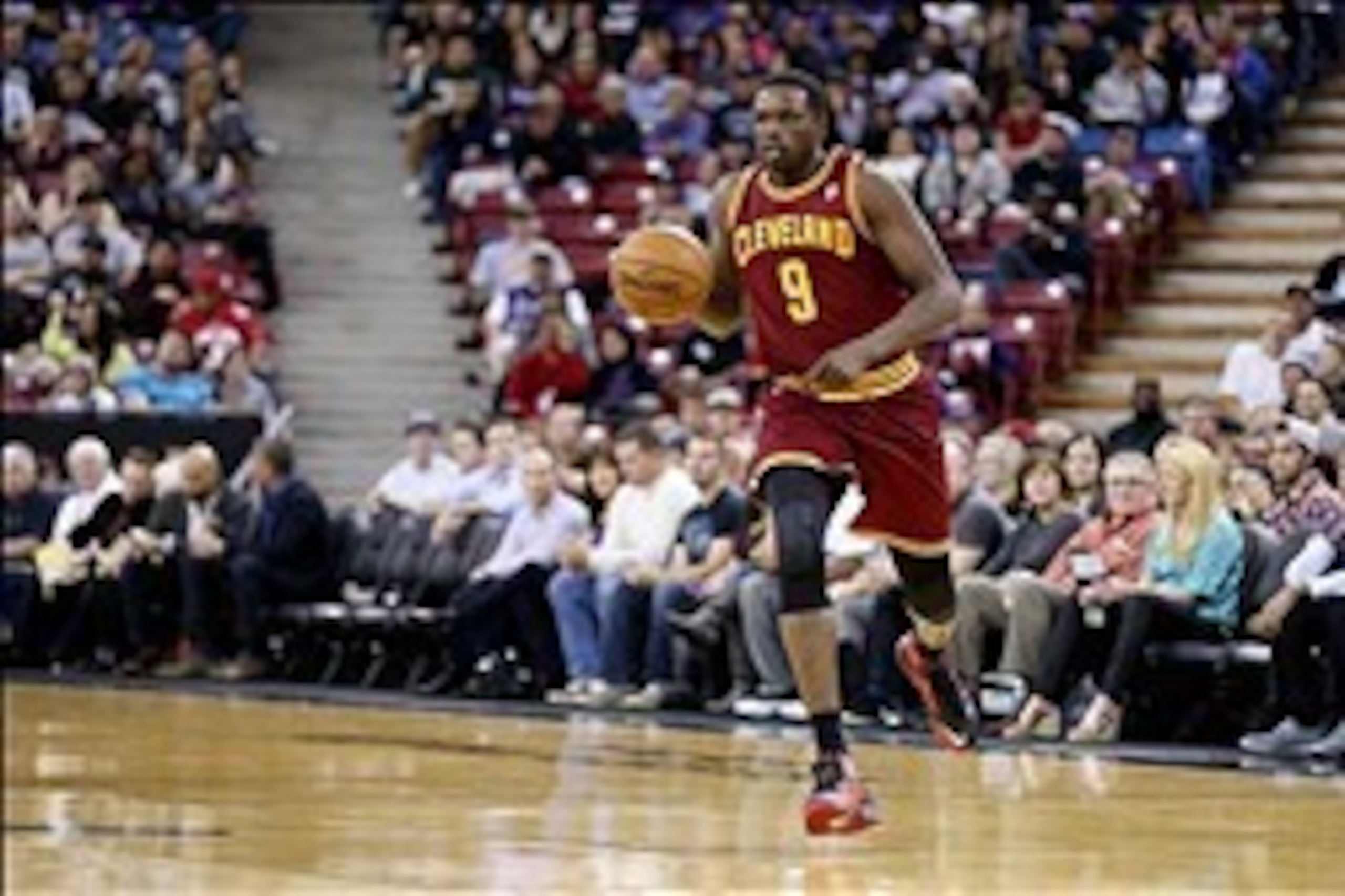 Jan 12, 2014; Sacramento, CA, USA; Cleveland Cavaliers forward Luol Deng (9) drives in against the Sacramento Kings during the second quarter at Sleep Train Arena. Mandatory Credit: Kelley L Cox-USA TODAY Sports