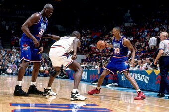 MINNEAPOLIS, MN - FEBRUARY 13:  Scottie Pippen #30 of the Eastern Conference All Stars dribbles against Shawn Kemp #40 of the Western Conference All Stars during the 1994 NBA All Star Game played on February 13, 1994 at the Target Center in Minneapolis, M