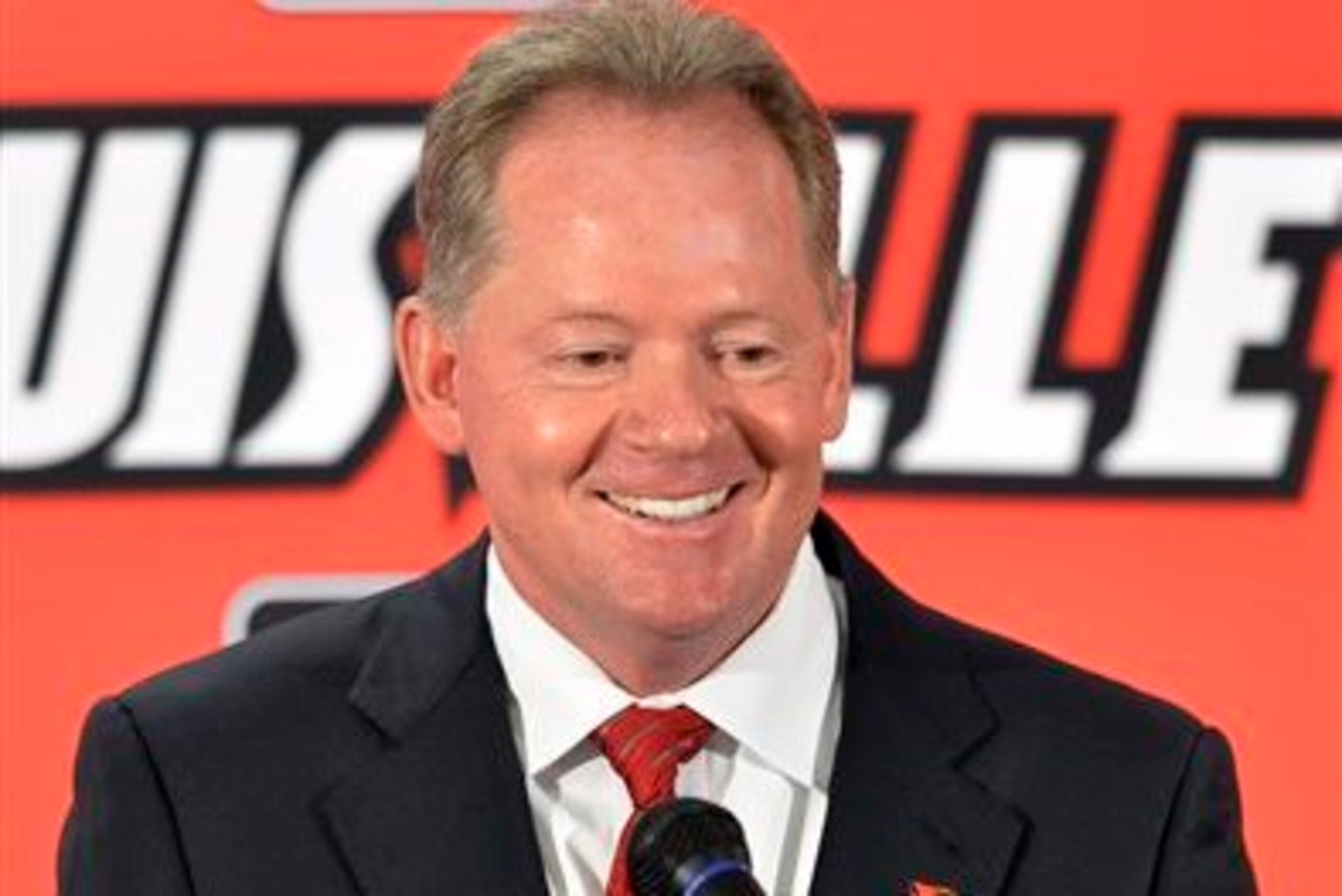 Louisville head coach Bobby Petrino Louisville head coach Bobby Petrino
