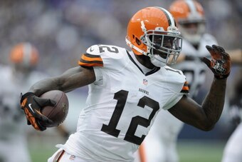 MINNEAPOLIS, MN - SEPTEMBER 22: Josh Gordon #12 of the Cleveland Browns carries the football during the first quarter of the game on September 22, 2013 at Mall of America Field at the Hubert H. Humphrey Metrodome in Minneapolis, Minnesota. (Photo by Hanna