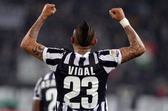 TURIN, ITALY - JANUARY 18:  Arturo Vidal of Juventus celebrates scoring the first goal during the Serie A match between Juventus and UC Sampdoria at Juventus Arena on January 18, 2014 in Turin, Italy.  (Photo by Claudio Villa/Getty Images)