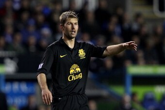 READING, ENGLAND - NOVEMBER 17:   Thomas Hitzlsperger of Everton during the Barclays Premier League match between Reading and Everton at Madejski Stadium on November 17, 2012 in Reading, England.  (Photo by Jan Kruger/Getty Images)