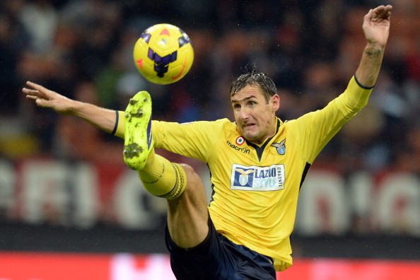 BERGAMO, ITALY - OCTOBER 29:  Miroslav Klose of SS Lazio in action during the Serie A match between AC Milan and SS Lazio at San Siro Stadium on October 30, 2013 in Milan, Italy.  (Photo by Claudio Villa/Getty Images)
