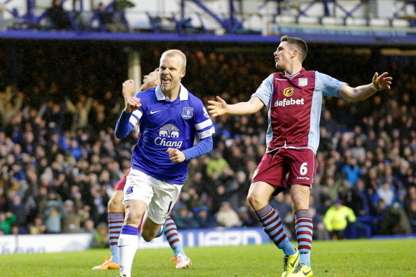 LIVERPOOL, ENGLAND - FEBRUARY 01:  Steven Naismith of Everton celebrates after scoring the first goal during the Barclays Premier League match between Everton and Aston Villa at Goodison Park on February 1, 2014 in Liverpool England. (Photo by Malcolm Cou