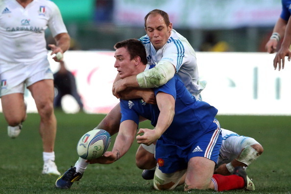 ROME, ITALY - FEBRUARY 03:  Louis Picamoles of France is tackled by Sergio Parisse during the RBS Six Nations match between Italy and France at Stadio Olimpico on February 3, 2013 in Rome, Italy.  (Photo by David Rogers/Getty Images)
