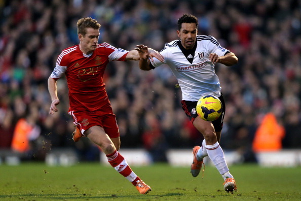 LONDON, ENGLAND - FEBRUARY 01:  Kieran Richardson (R) of Fulham in action against Steven Davis of Southampton during the Barclays Premier League match between Fulham and Southampton at Craven Cottage on February 1, 2014 in London, England.  (Photo by Ian 