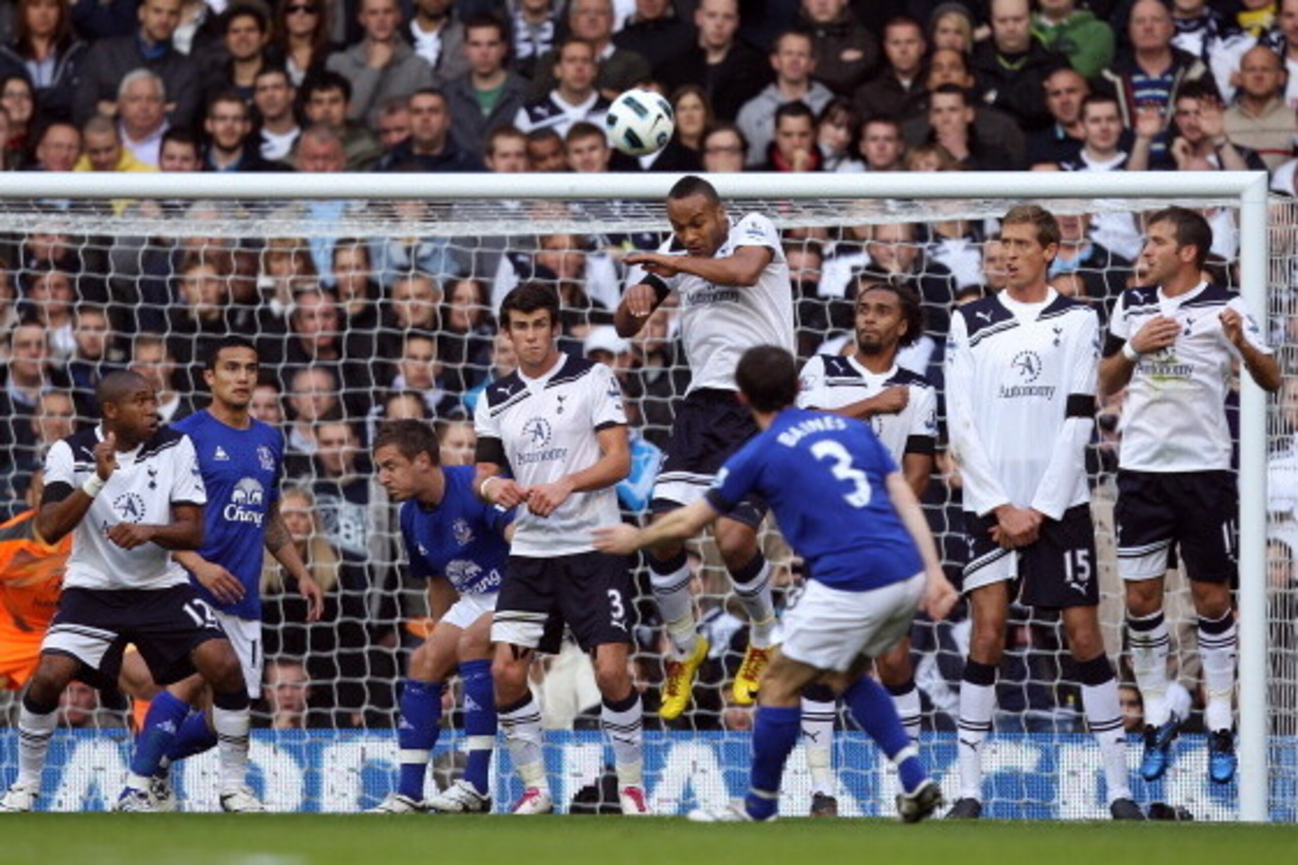LONDON, ENGLAND - OCTOBER 23:  Leighton Baines of Everton scores the first goal from a freekick during the Barclays Premier League match between Tottenham Hotspur and Everton at White Hart Lane on October 23, 2010 in London, England.  (Photo by Richard He