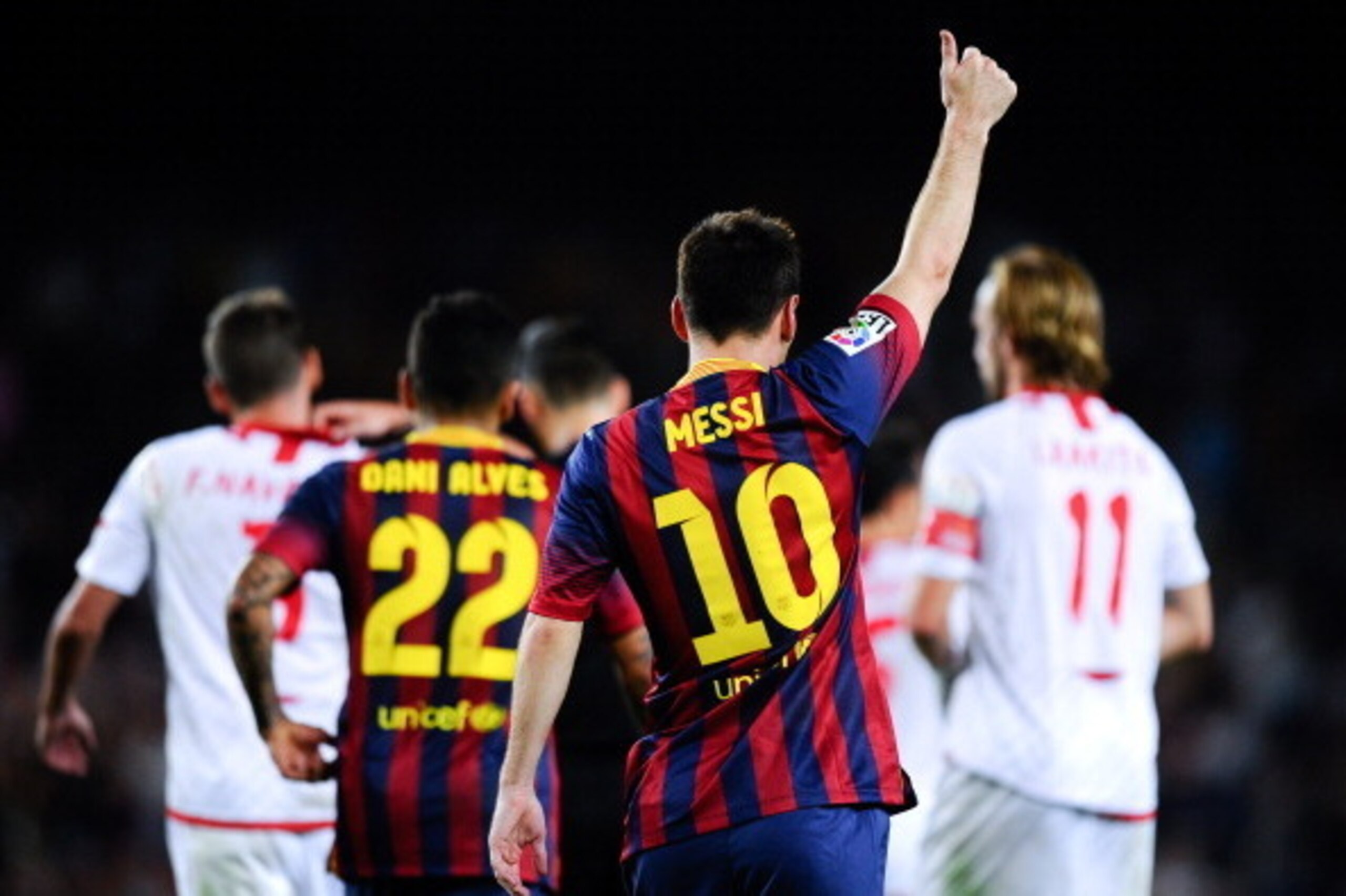 BARCELONA, SPAIN - SEPTEMBER 14:  Lionel Messi of FC Barcelona celebrates after scoring his team's second goal during the La Liga match between FC Barcelona and Sevilla FC at Camp Nou on September 14, 2013 in Barcelona, Spain.  (Photo by David Ramos/Getty