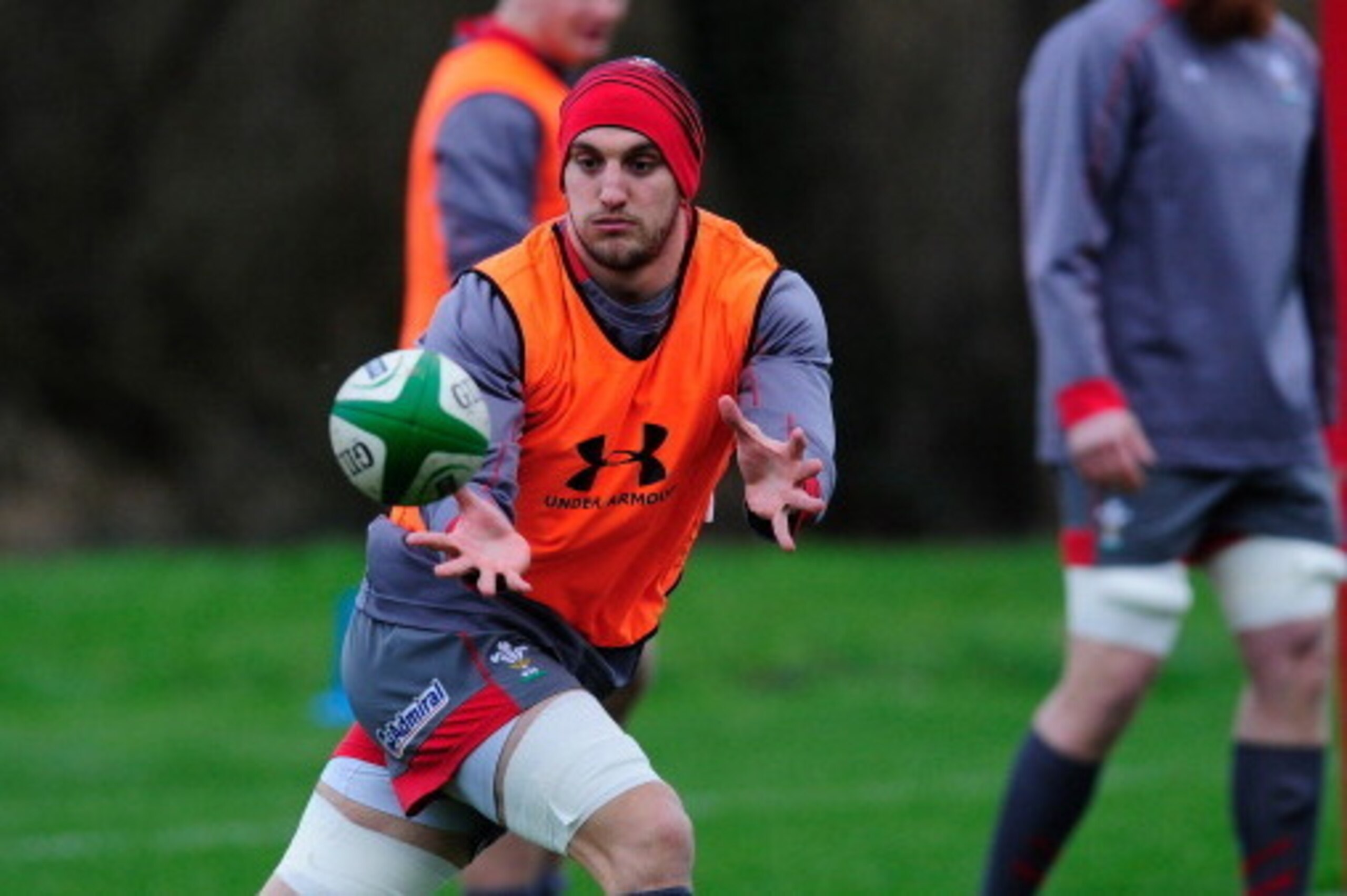 CARDIFF, WALES - FEBRUARY 04:  Wales captain Sam Warburton (c) in action with team mates during Wales training ahead of saturdays game against Ireland at Vale of Glamorgan on February 4, 2014 in Cardiff, Wales.  (Photo by Stu Forster/Getty Images)