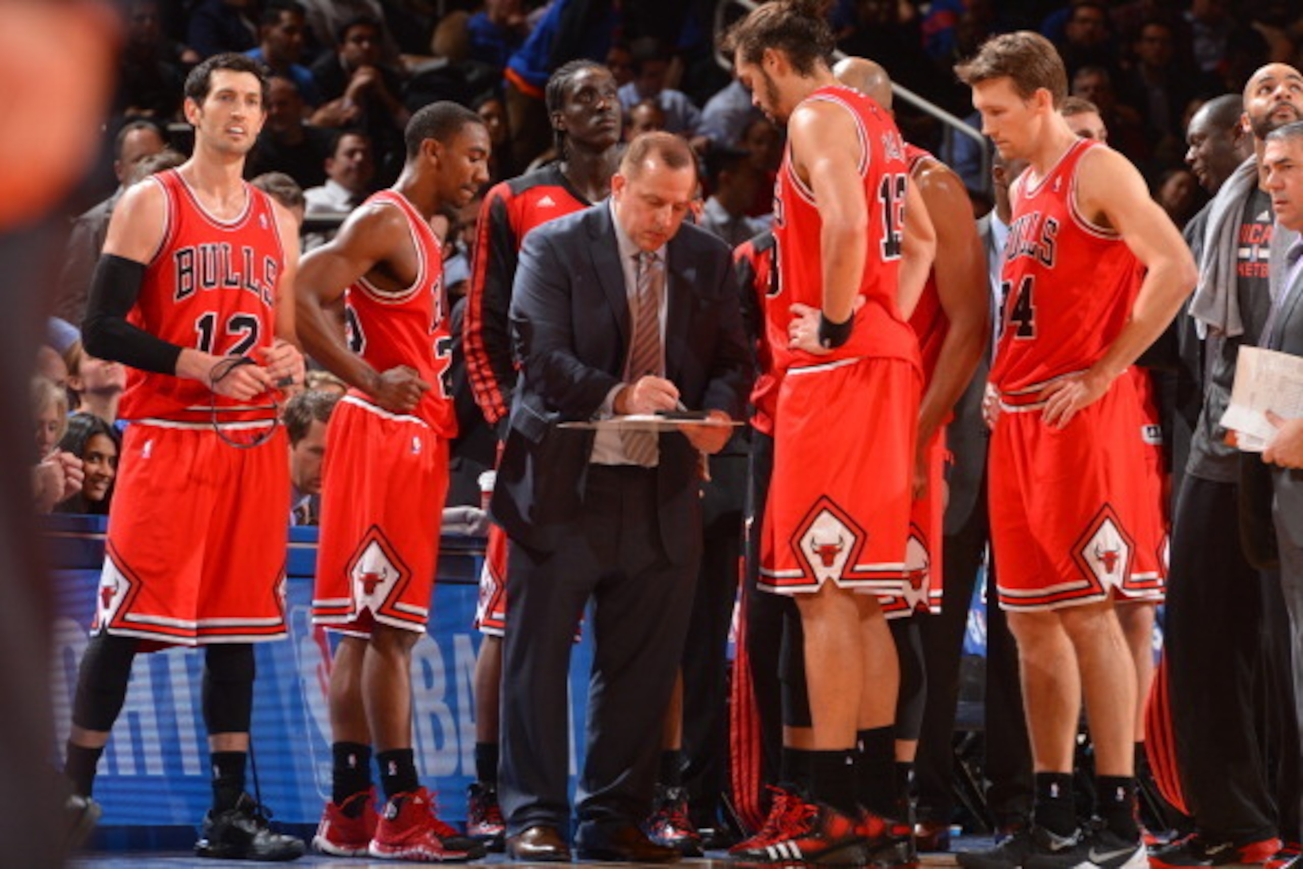 NEW YORK, NY - DECEMBER 11: Head Coach Tom Thibodeau of the Chicago Bulls draws up a play against the New York Knicks during the game on December 11, 2013 at Madison Square Garden in New York City, New York. NOTE TO USER: User expressly acknowledges and a