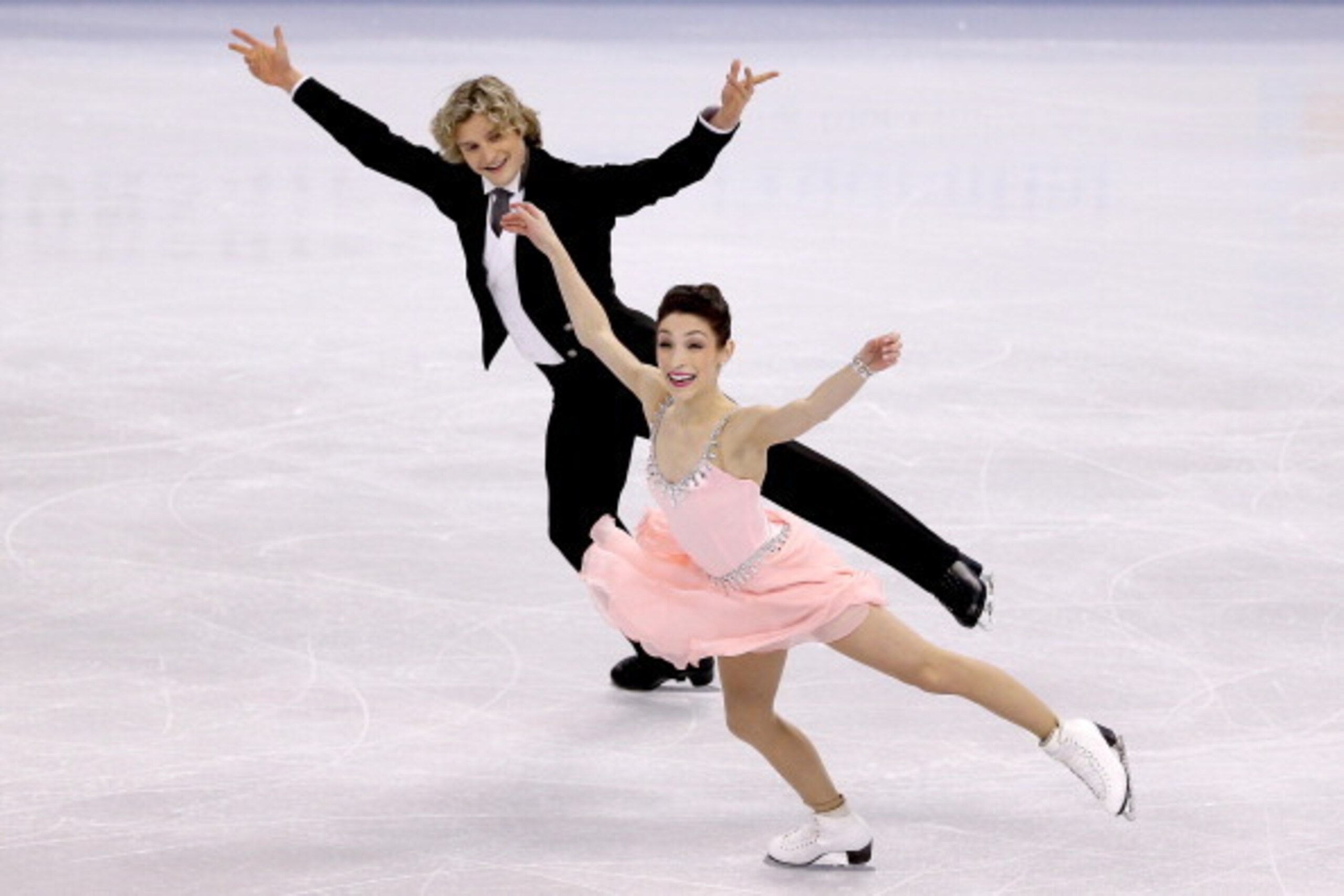 BOSTON, MA - JANUARY 10:  Meryl Davis and Charlie White skate in the dance short program during the Prudential U.S. Figure Skating Championships at TD Garden on January 10, 2014 in Boston, Massachusetts.  (Photo by Matthew Stockman/Getty Images)