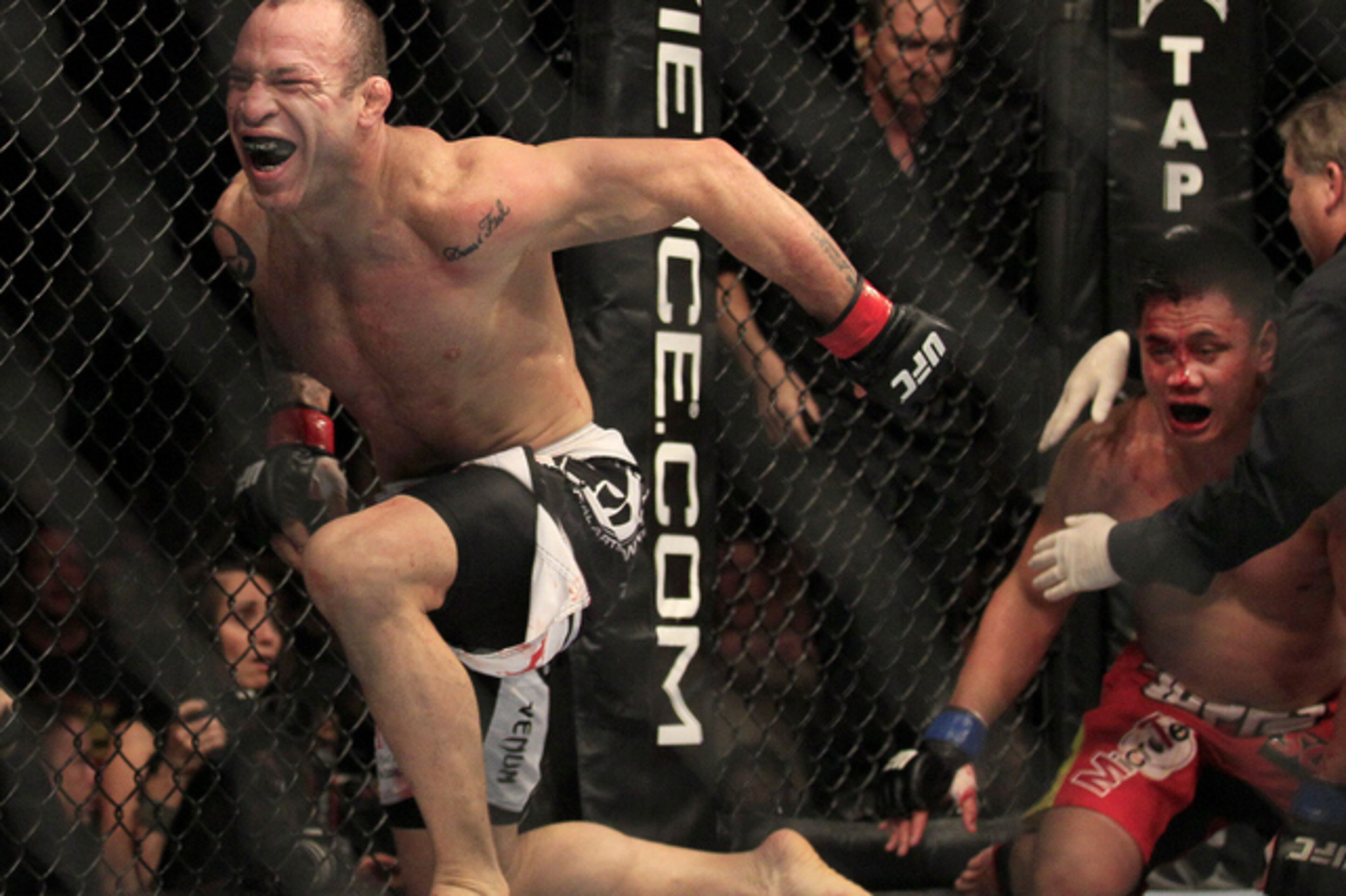 Things looked bad for Cung Le before the end.