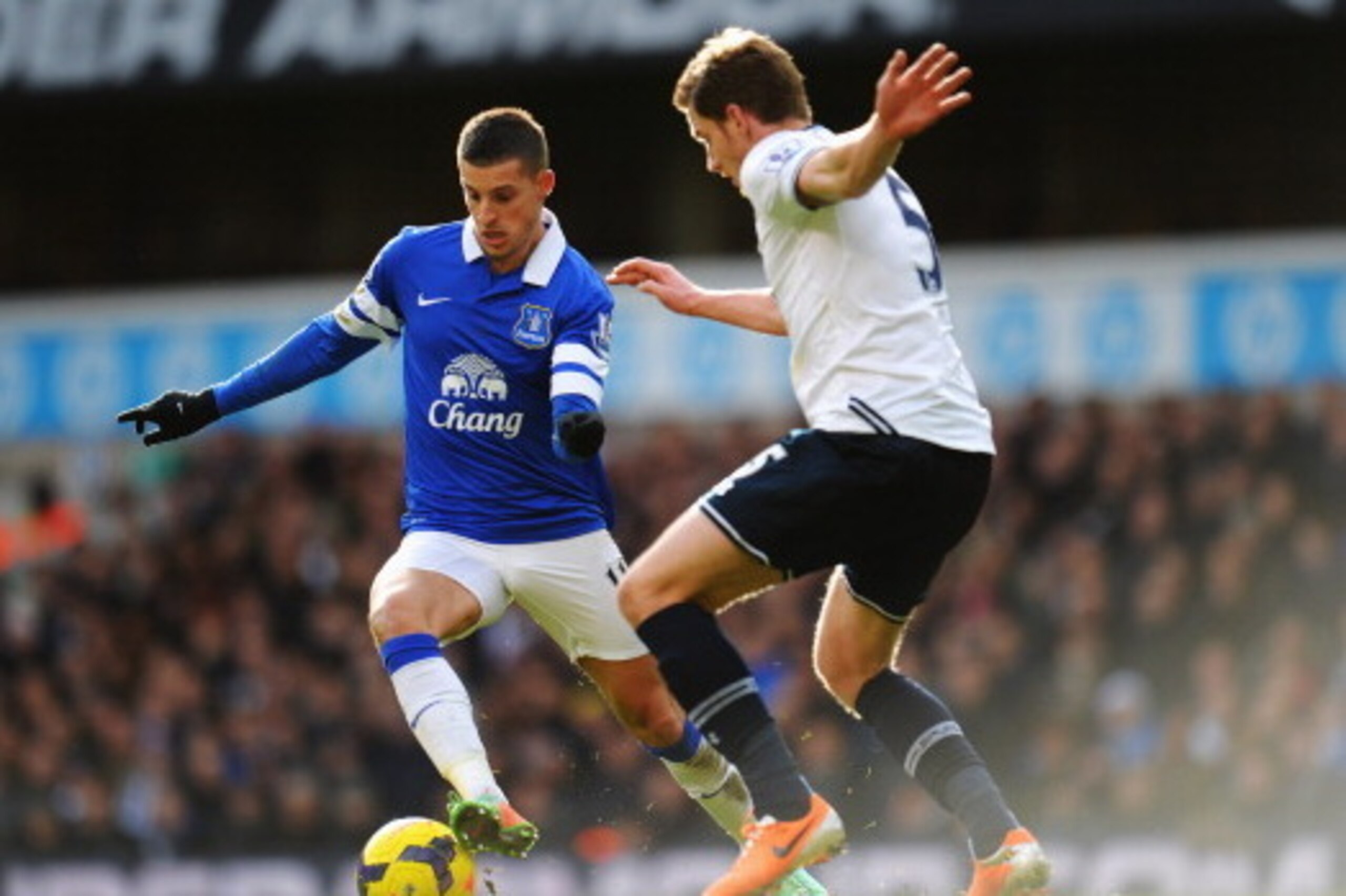 LONDON, ENGLAND - FEBRUARY 09:  Jan Vertonghen (R) of Tottenham Hotspur tackles Kevin Mirallas (L) of Everton during the Barclays Premier League match between Tottenham Hotspur and Everton at White Hart Lane on February 9, 2014 in London, England.  (Photo