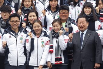 SEOUL, SOUTH KOREA - JANUARY 23:  (L to R) Kim Jae-Youl head of the Korean Olympic squad, Sang-Hwa Lee and Yuna Kim of the South Korean skating team and president of the Korean Olympic Committee (KOC) Kim Jung-Haeng attend the ceremony celebrating the est