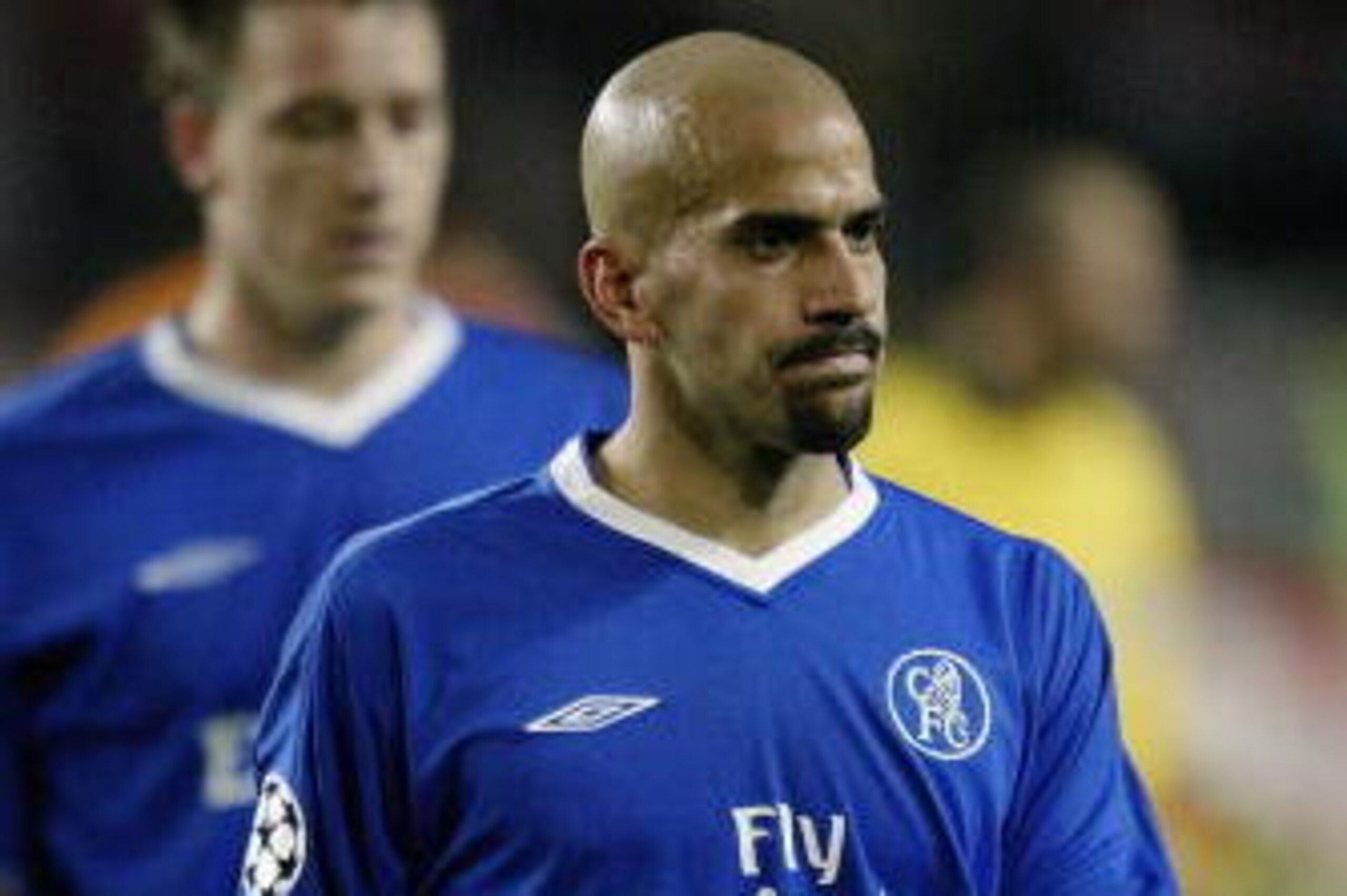 MONACO - APRIL 20: A dejected Veron after the UEFA Champions League Semi Final first leg match between AS Monaco and Chelsea at Louis II Stadium on April 20, 2004 in Monaco. (Photo by Clive Brunskill/Getty Images) MONACO - APRIL 20: A dejected Veron after the UEFA Champions League Semi Final first leg match between AS Monaco and Chelsea at Louis II Stadium on April 20, 2004 in Monaco. (Photo by Clive Brunskill/Getty Images)