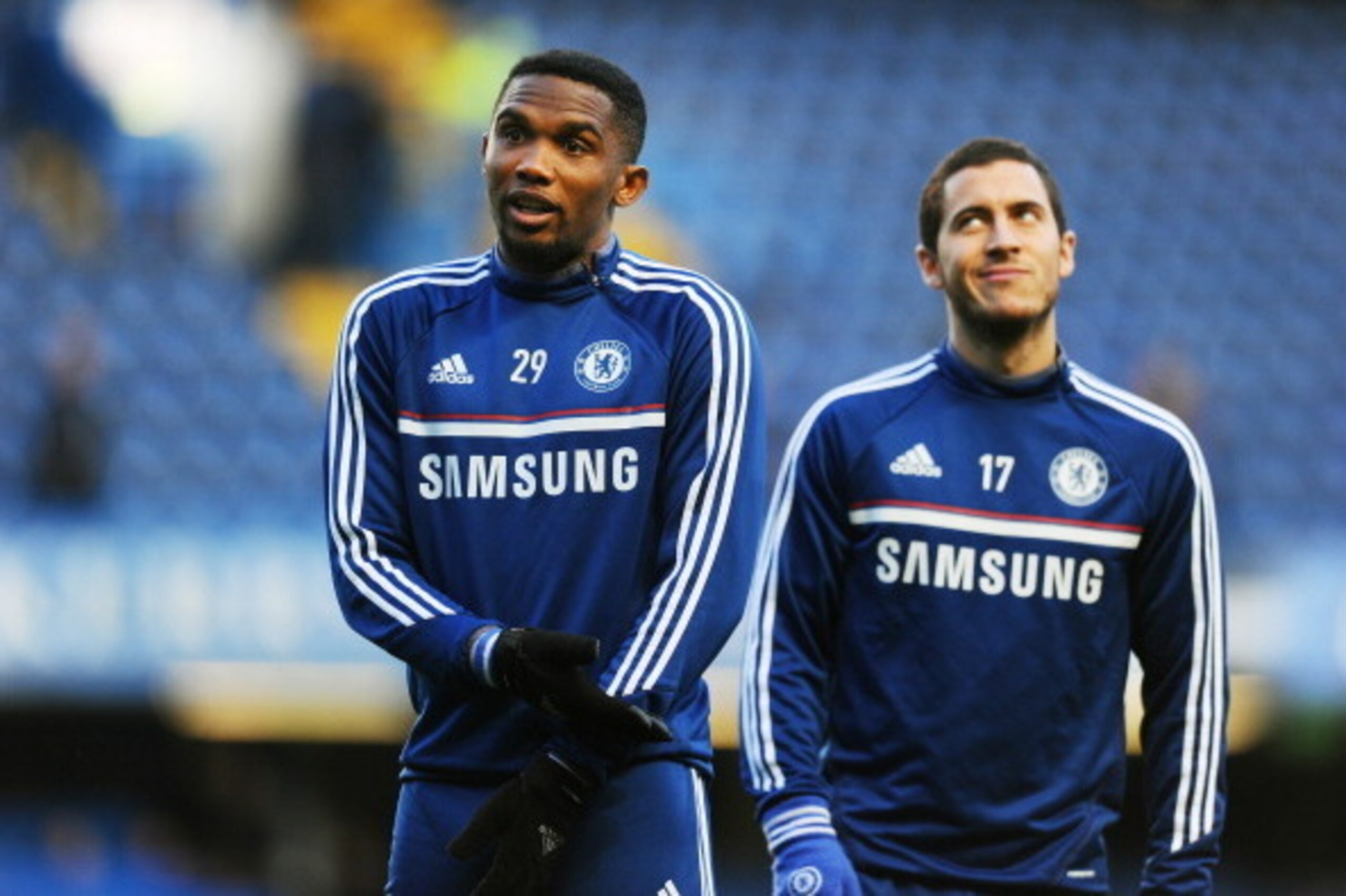 LONDON, ENGLAND - JANUARY 19: (L-R) Chelsea players Samuel Eto'o and Eden Hazard warm up prior to kickoff during the Barclays Premier League match between Chelsea and Manchester United at Stamford Bridge on January 19, 2014 in London, England. (Photo by LONDON, ENGLAND - JANUARY 19: (L-R) Chelsea players Samuel Eto'o and Eden Hazard warm up prior to kickoff during the Barclays Premier League match between Chelsea and Manchester United at Stamford Bridge on January 19, 2014 in London, England. (Photo by