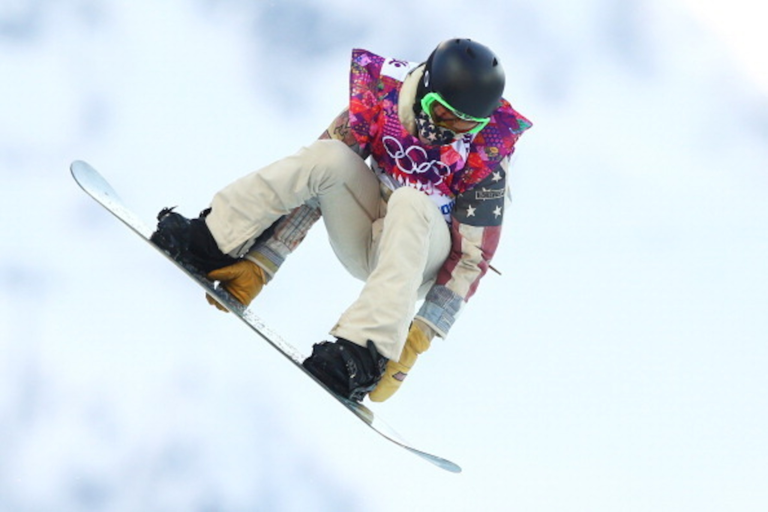 SOCHI, RUSSIA - FEBRUARY 11:  Shaun White of the United States competes in the Snowboard Men's Halfpipe Qualification Heats on day four of the Sochi 2014 Winter Olympics at Rosa Khutor Extreme Park on February 11, 2014 in Sochi, Russia.  (Photo by Cameron