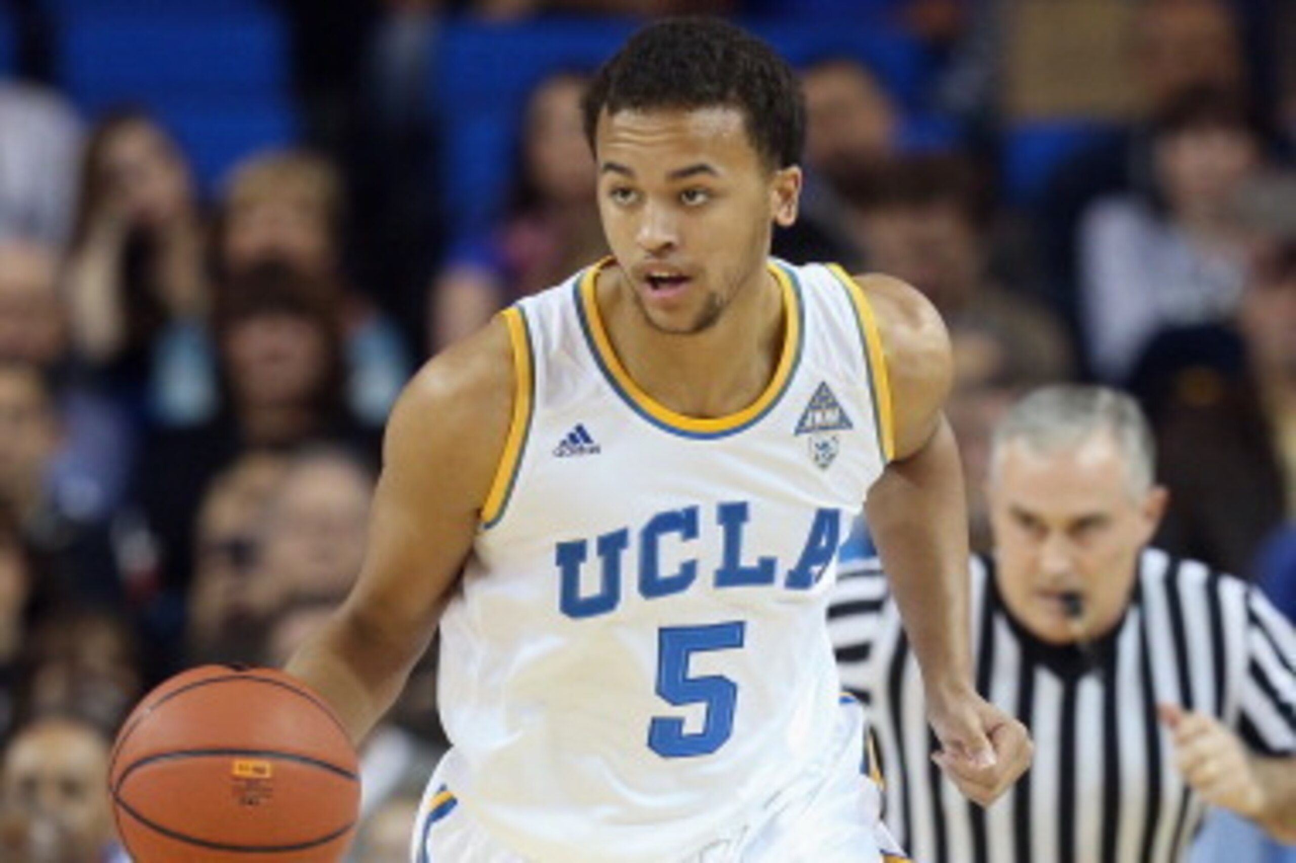 LOS ANGELES, CA - JANUARY 26:  Kyle Anderson #5 of the UCLA Bruins drives against the California Golden Bears at Pauley Pavilion on January 26, 2014 in Los Angeles, California.  (Photo by Jeff Gross/Getty Images)