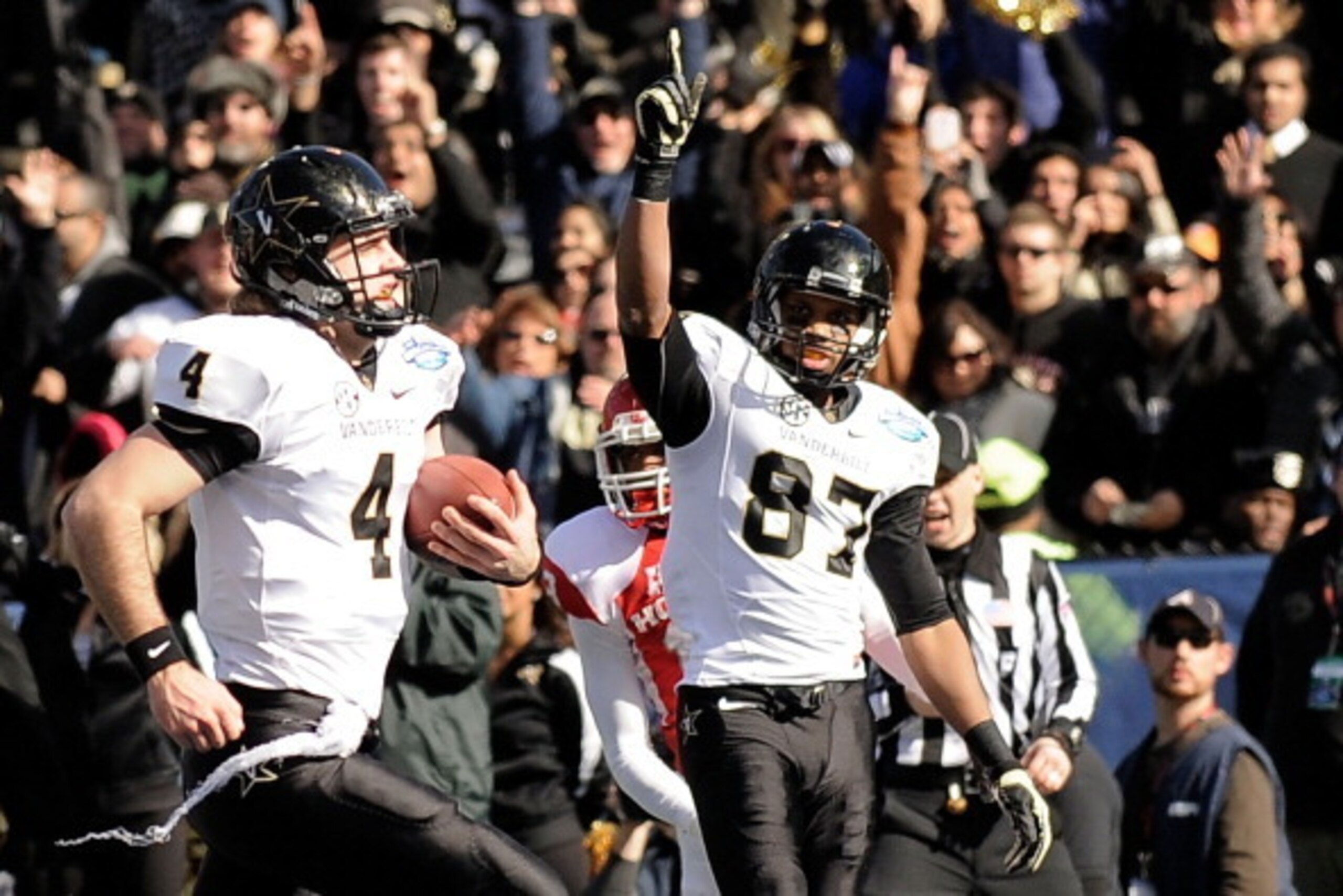 BIRMINGHAM, AL - JANUARY 04: Jordan Matthews #87 of the Vanderbilt Commodores reacts to a touchdown by Patton Robinette #4 against the Houston Cougars during the BBVA Compass Bowl at Legion Field on January 4, 2014 in Birmingham, Alabama. (Photo by Stac BIRMINGHAM, AL - JANUARY 04: Jordan Matthews #87 of the Vanderbilt Commodores reacts to a touchdown by Patton Robinette #4 against the Houston Cougars during the BBVA Compass Bowl at Legion Field on January 4, 2014 in Birmingham, Alabama. (Photo by Stac