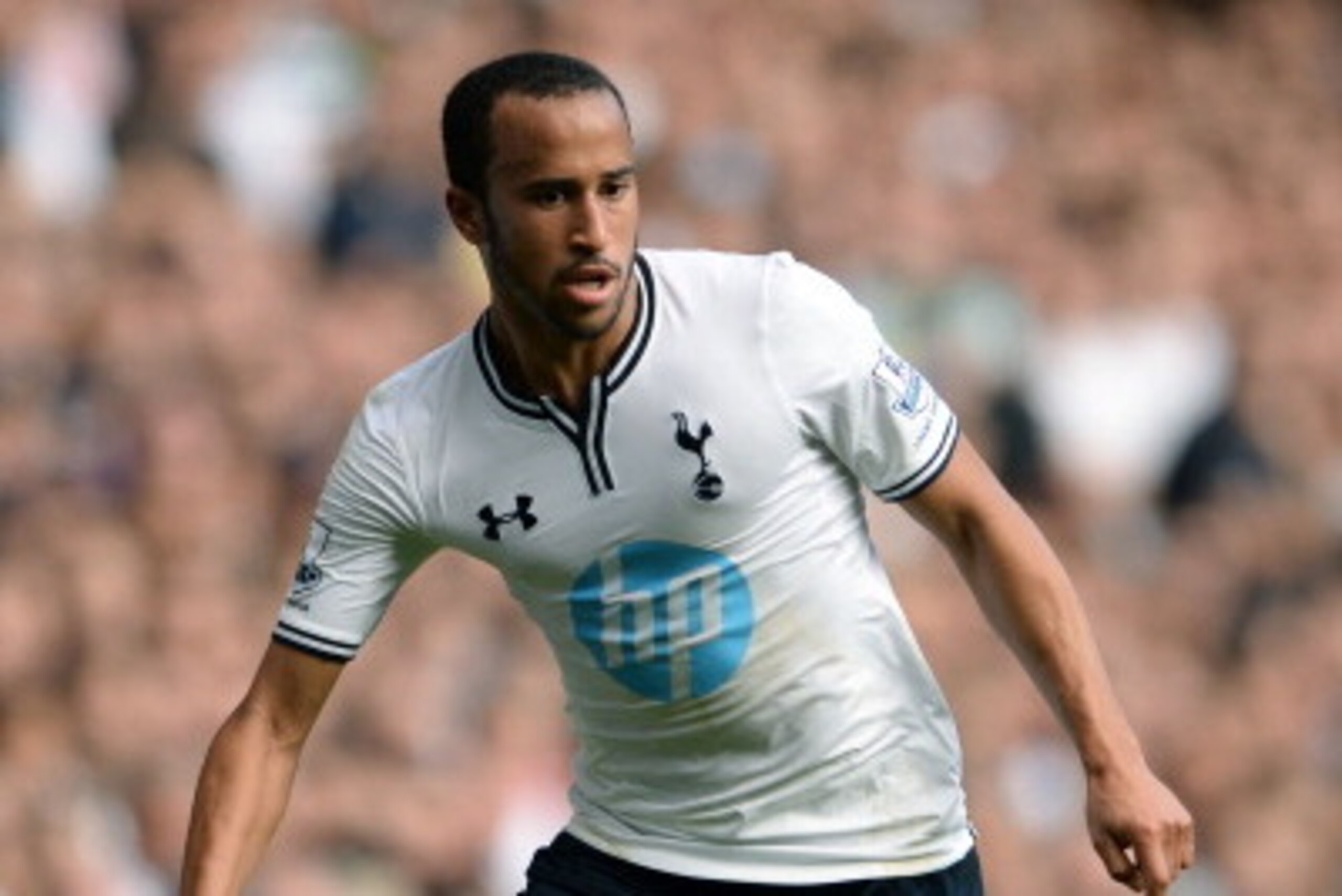 LONDON, ENGLAND - AUGUST 25:  Andros Townsend of Spurs runs with the ball during the Barclays Premier League match between Tottenham Hotspur and Swansea City at White Hart Lane on August 25, 2013 in London, England.  (Photo by Michael Regan/Getty Images)