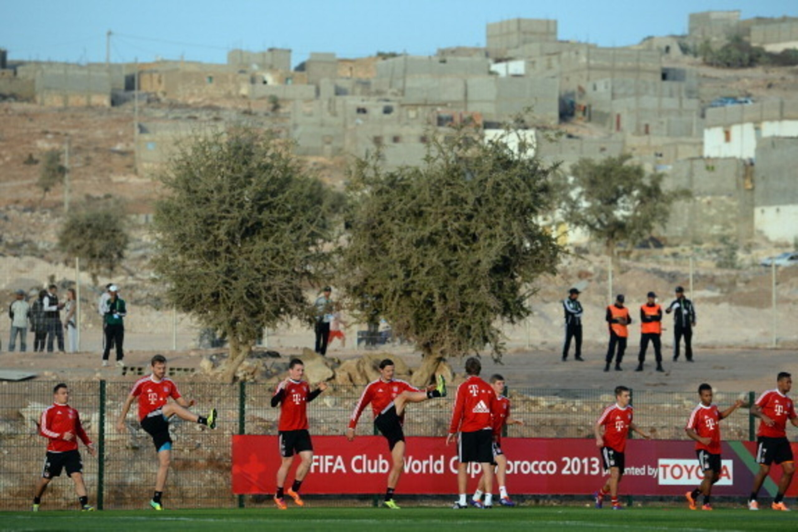 AGADIR, MOROCCO - DECEMBER 15: Players of Muenchen warm up during a Bayern Muenchen training session for the FIFA Club World Cup outside at Agadir Stadium on December 15, 2013 in Agadir, Morocco. (Photo by Lars Baron/Getty Images) AGADIR, MOROCCO - DECEMBER 15: Players of Muenchen warm up during a Bayern Muenchen training session for the FIFA Club World Cup outside at Agadir Stadium on December 15, 2013 in Agadir, Morocco. (Photo by Lars Baron/Getty Images)