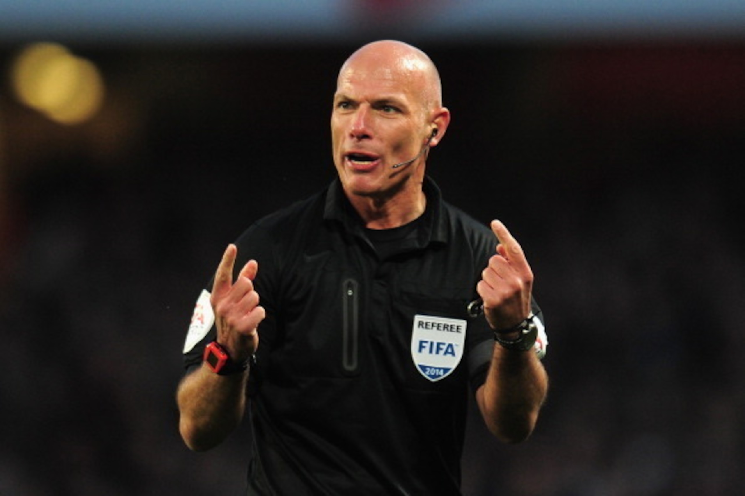 LONDON, ENGLAND - FEBRUARY 16: Referee Howard Webb during the FA Cup fifth round match between Arsenal and Liverpool at Emirates Stadium on February 16, 2014 in London, England. (Photo by Shaun Botterill/Getty Images) LONDON, ENGLAND - FEBRUARY 16: Referee Howard Webb during the FA Cup fifth round match between Arsenal and Liverpool at Emirates Stadium on February 16, 2014 in London, England. (Photo by Shaun Botterill/Getty Images)