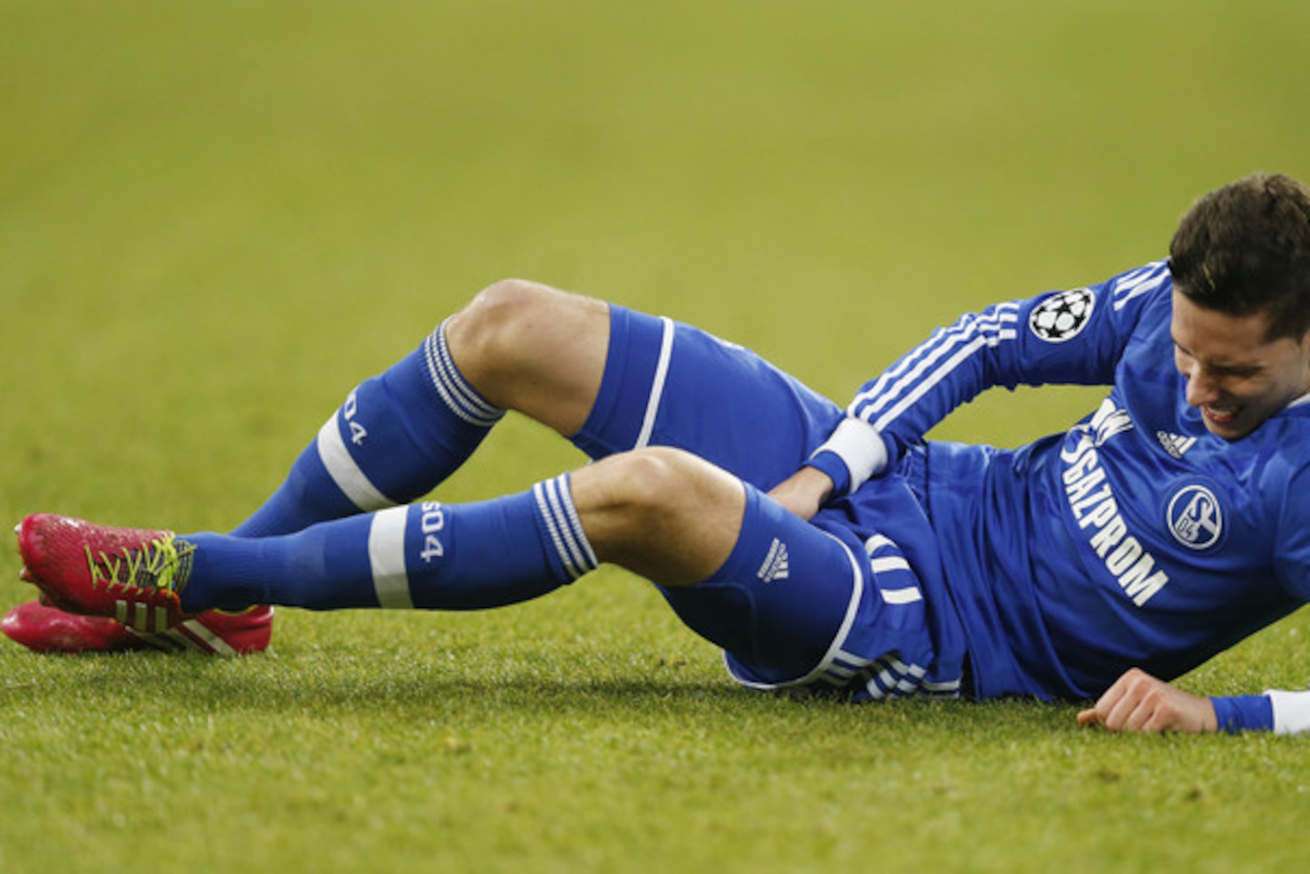 Schalke's Julian Draxler would be better suited to help Arsenal than Balotelli.